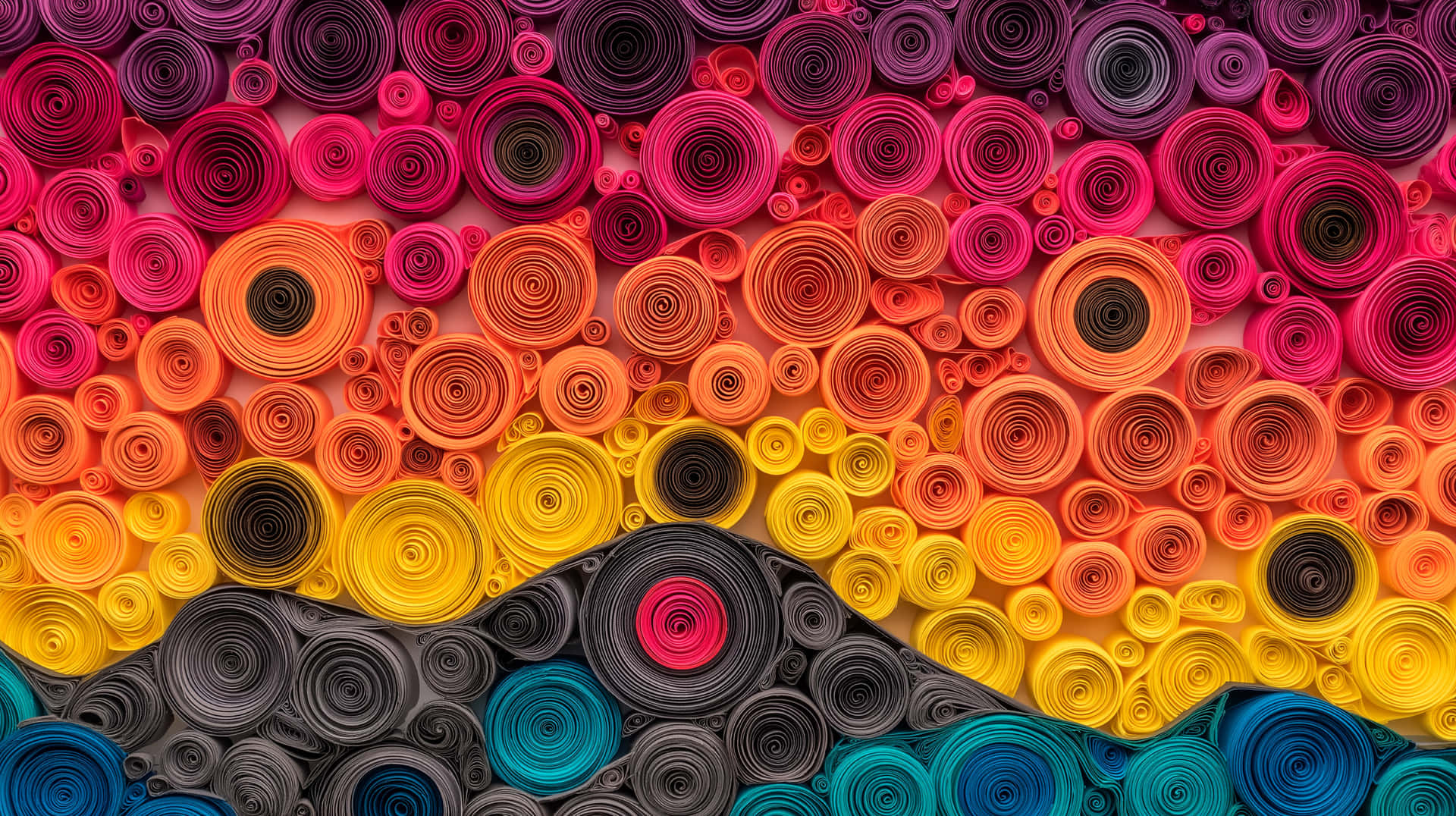 Vibrant Abstract Quilled Art Sunset Landscape Design 壁紙 — 充滿活力的捲紙圓圈形成從洋紅色到藍綠色的彩色山日落漸變。