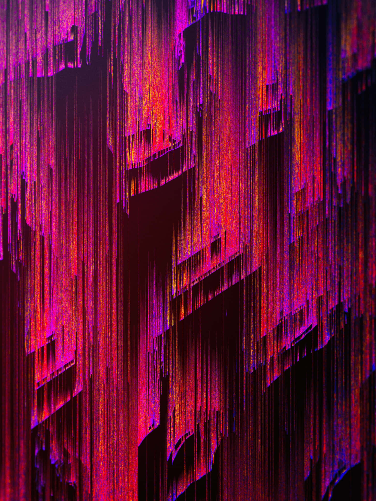 Glitch Effect 桌布 壁紙 — 充滿活力的數位故障藝術，在深色背景上呈現洋紅色和深紅色的垂直條紋瀑布效果。