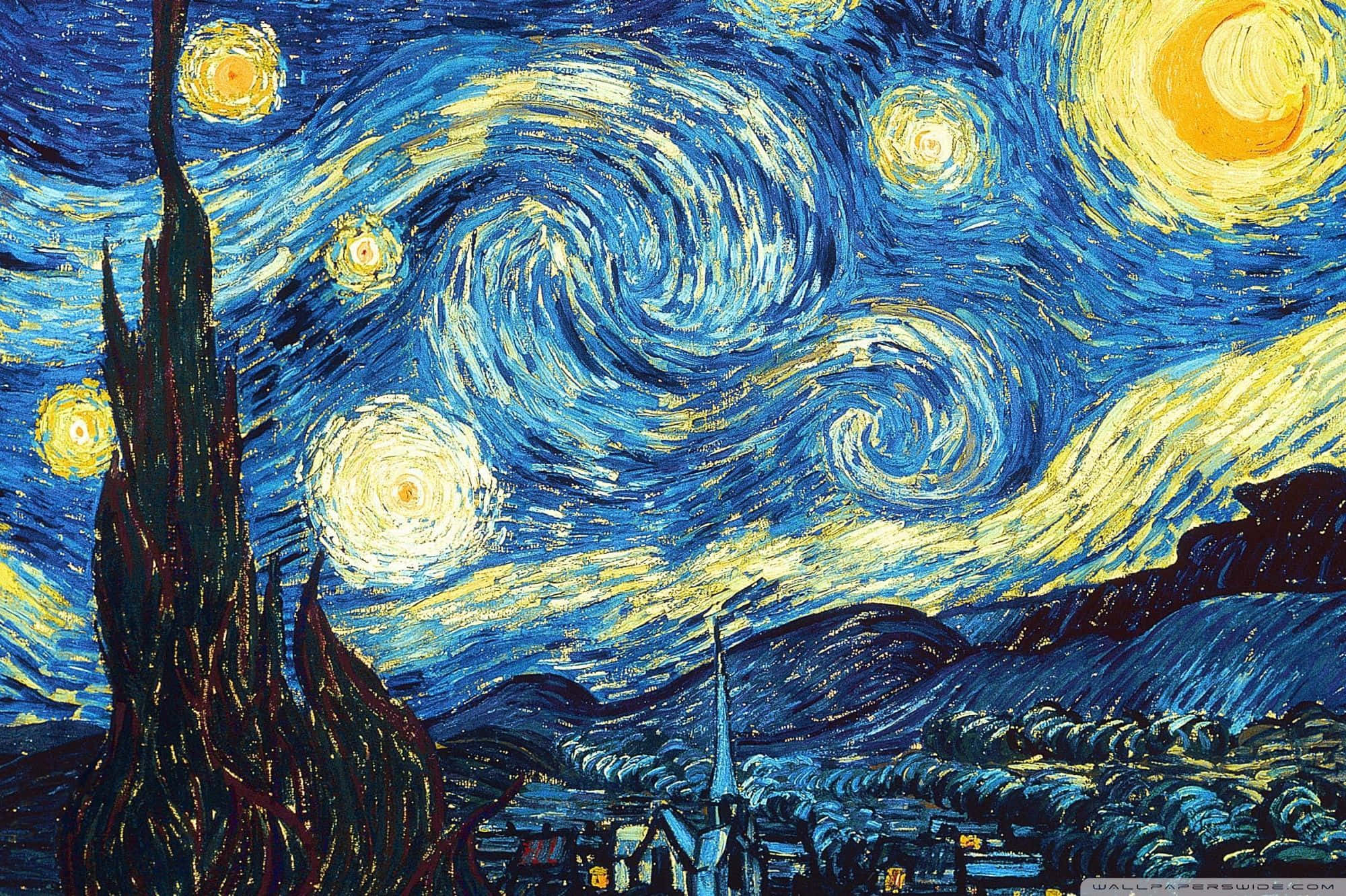 Paint Art 桌布 壁紙 — 充滿活力的旋轉夜空，閃爍的星星和彎月，籠罩著寧靜的村莊和柏樹。