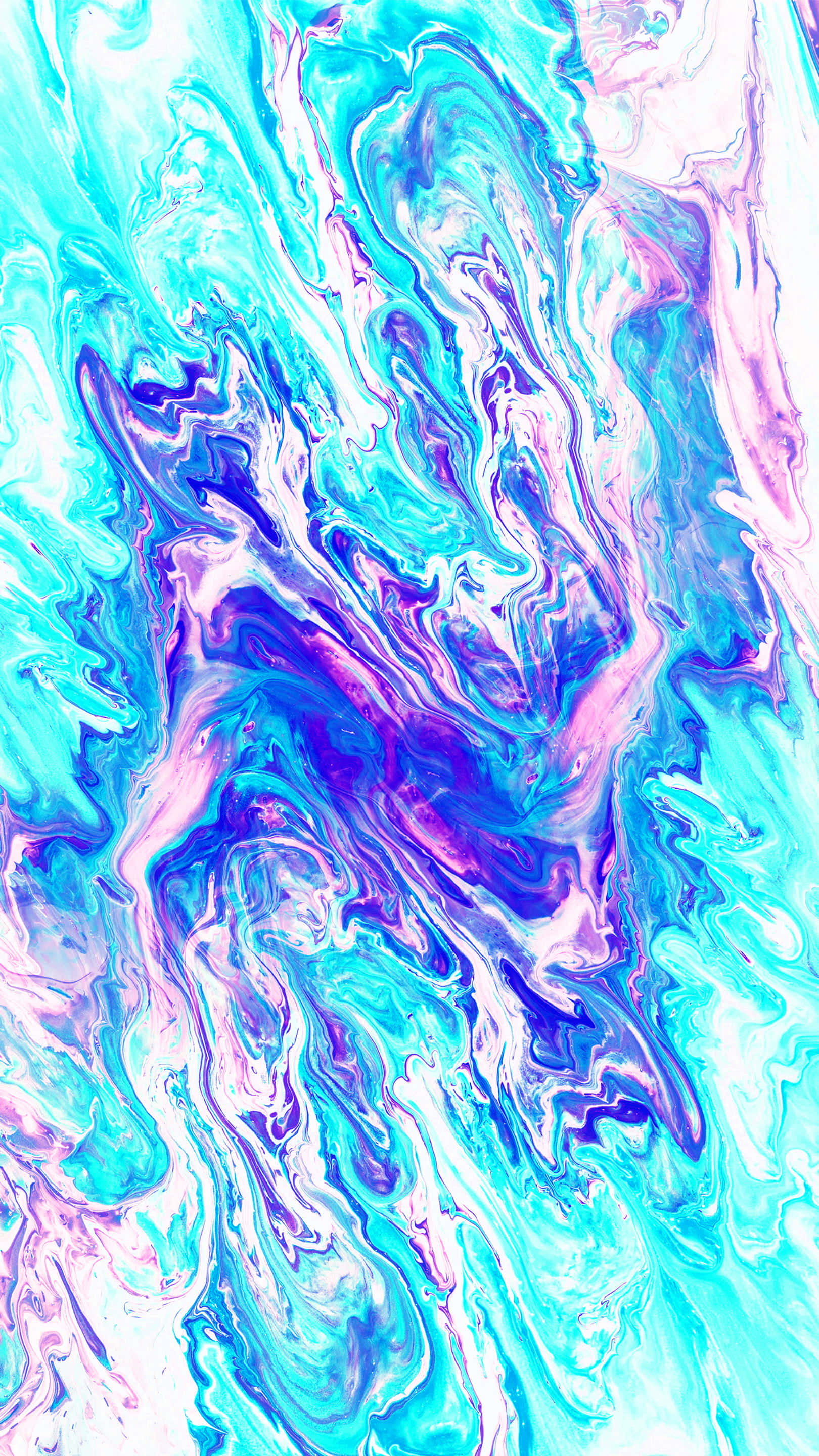 Marble Phone 桌布 壁紙 — 充滿活力的旋轉抽象圖案，由青綠色、紫色和白色的流體色彩動態融合而成。