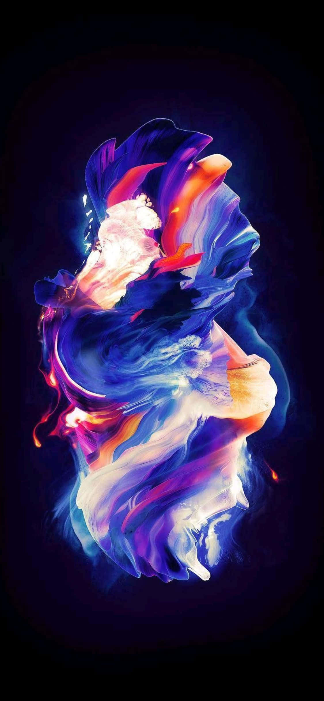 iPhone X AMOLED 桌布 壁紙 — 充滿活力的旋轉星雲，帶有電光藍、紫色和火熱橙色，在深邃的黑色虛空中發光。