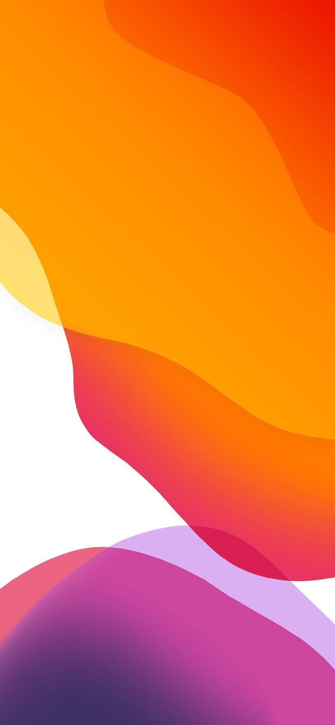 iOS 13 桌布 壁紙 — 充滿活力的橙色、粉紅色和紫色抽象波浪在潔淨的白色背景上流動。