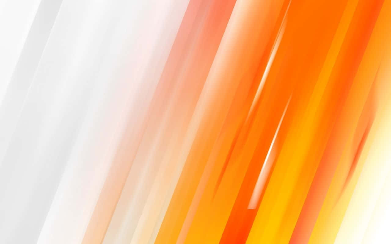 Orange Abstract 桌布 壁紙 — 充滿活力的橙色、黃色和白色對角線條紋，營造出動態的抽象漸變背景。