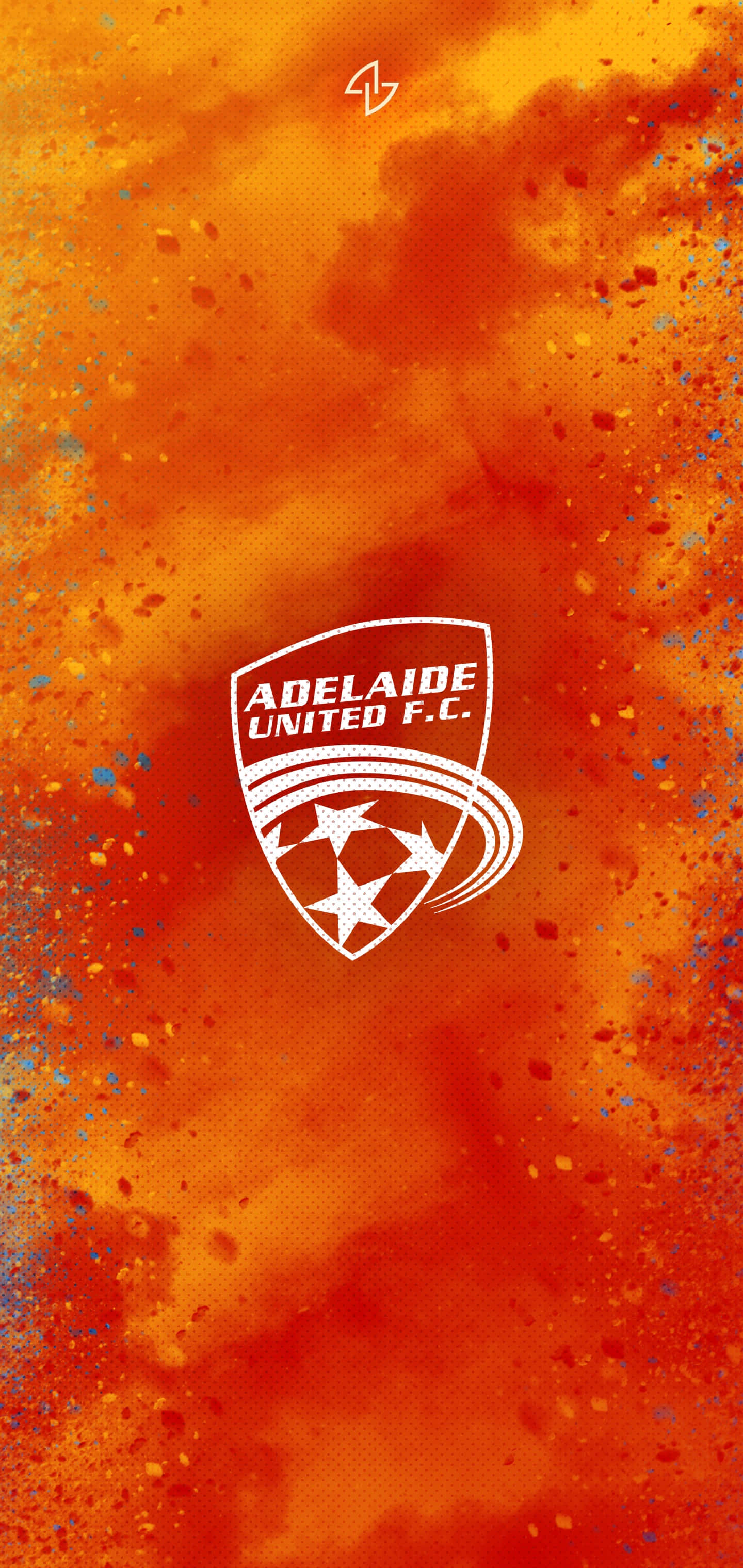 Adelaide United 桌布 壁紙 — 充滿活力的橙色和紅色潑濺背景，白色阿德萊德聯足球俱樂部徽章居中突出顯示。