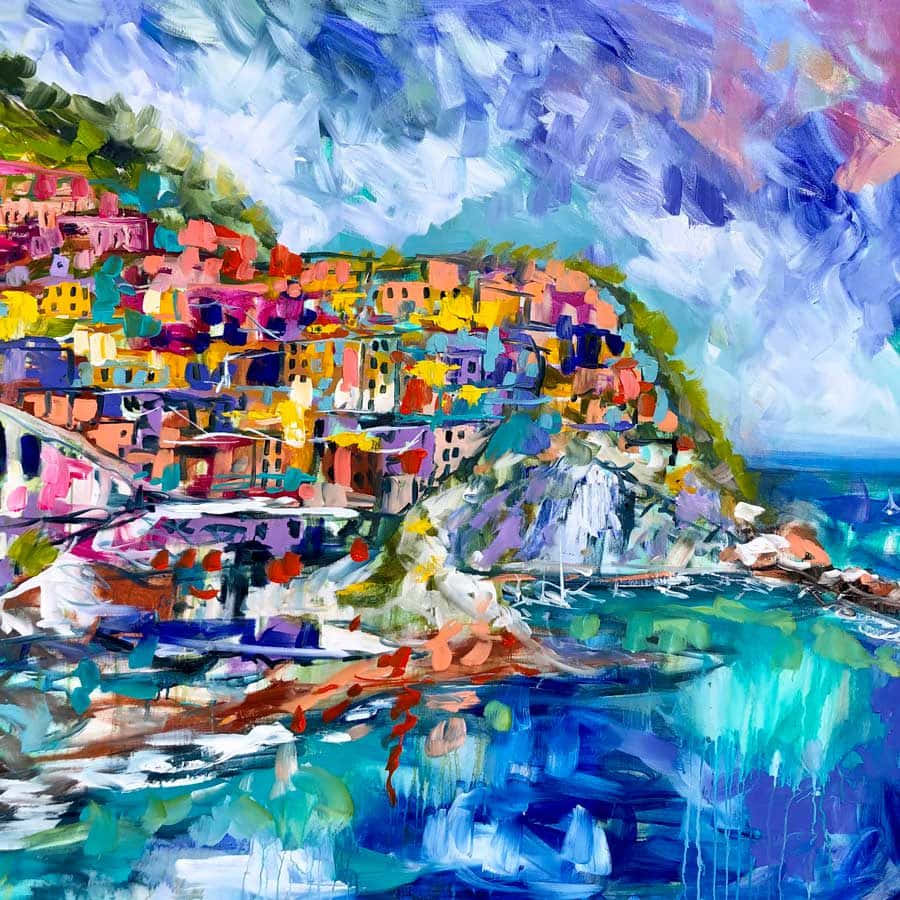 Painting 桌布 壁紙 — 充滿活力的油畫，描繪色彩繽紛的懸崖村莊在動態天空下倒映在碧綠的海水中。