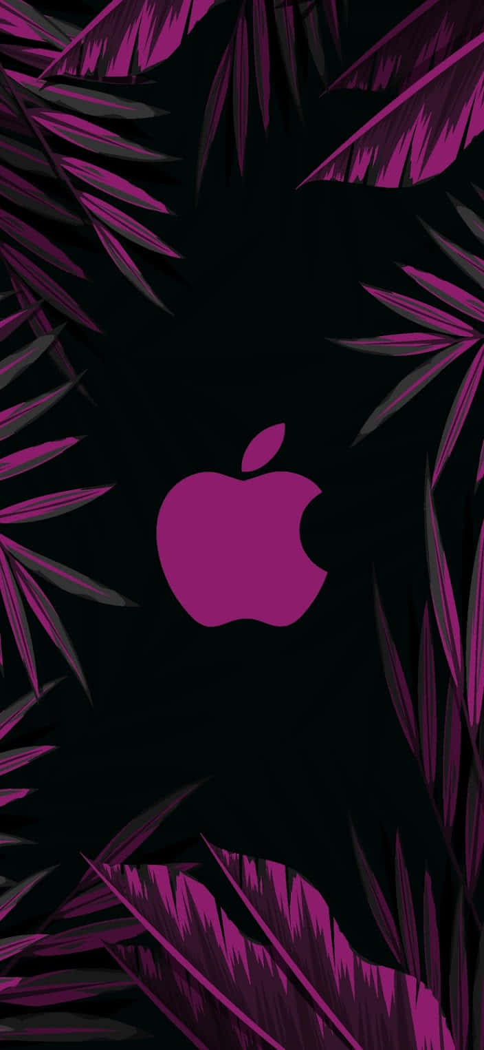 iPhone 美學 桌布 壁紙 — 充滿活力的洋紅色棕櫚葉在深黑色背景上框出一個發光的蘋果標誌。