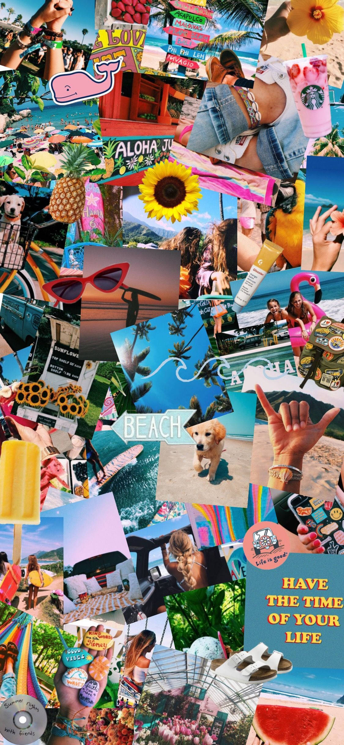 Summer Collage 桌布 壁紙 — 充滿活力的海灘主題拼貼畫， featuring 日落、棕櫚樹、鳳梨和微笑的人們享受夏日氛圍。