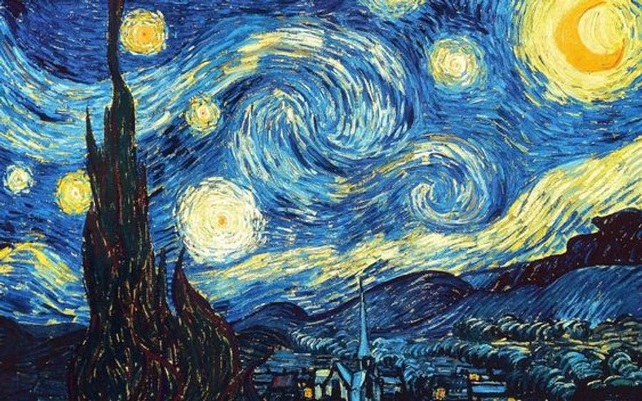 Famous 桌布 壁紙 — 充滿活力的漩渦夜空，閃爍的星星和彎月懸掛在黑暗的柏樹和村莊之上。