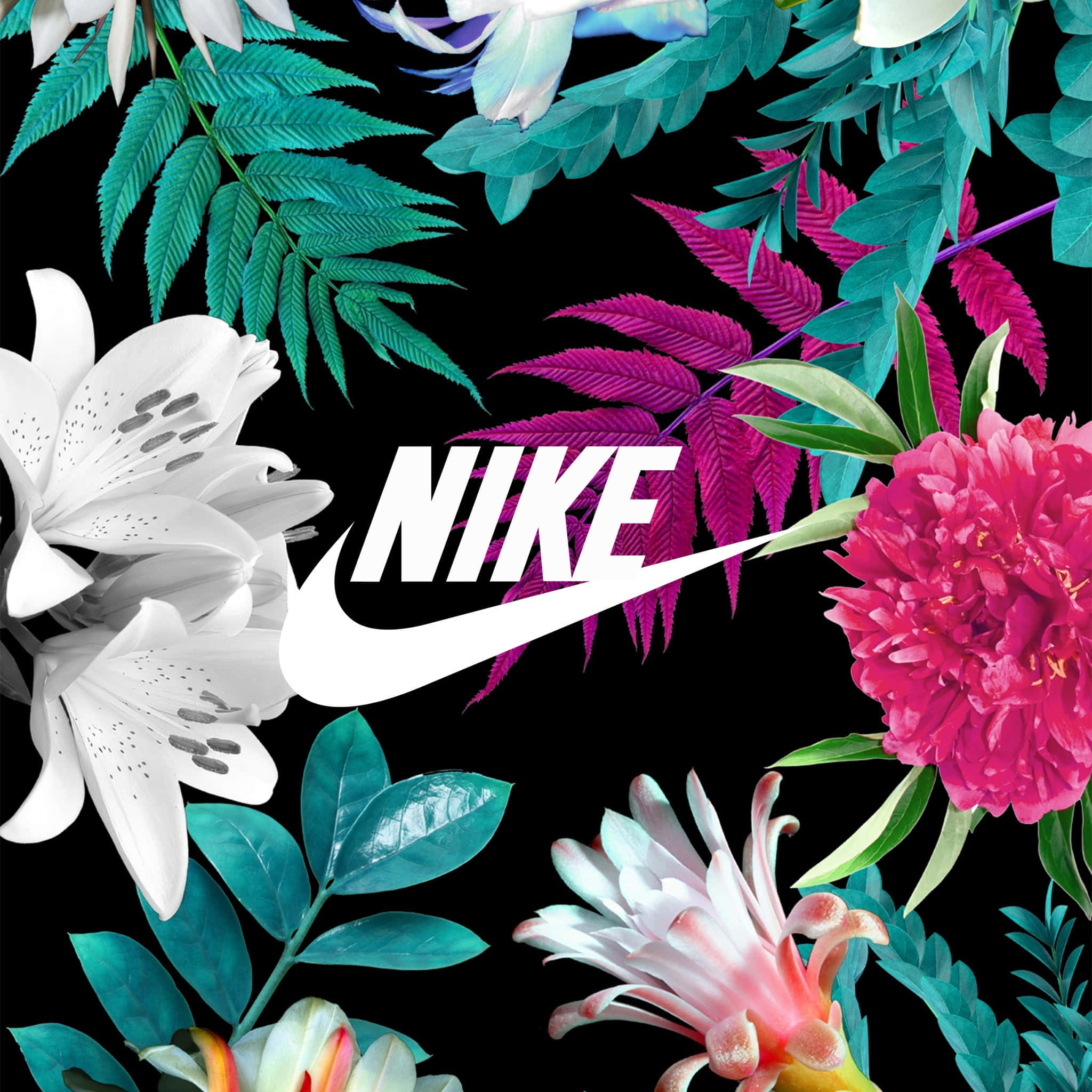 Nike 桌布 壁紙 — 充滿活力的熱帶花卉和蕨類植物，以電光藍綠、洋紅和白色，在黑色背景上襯托出大膽的白色Nike勾號。