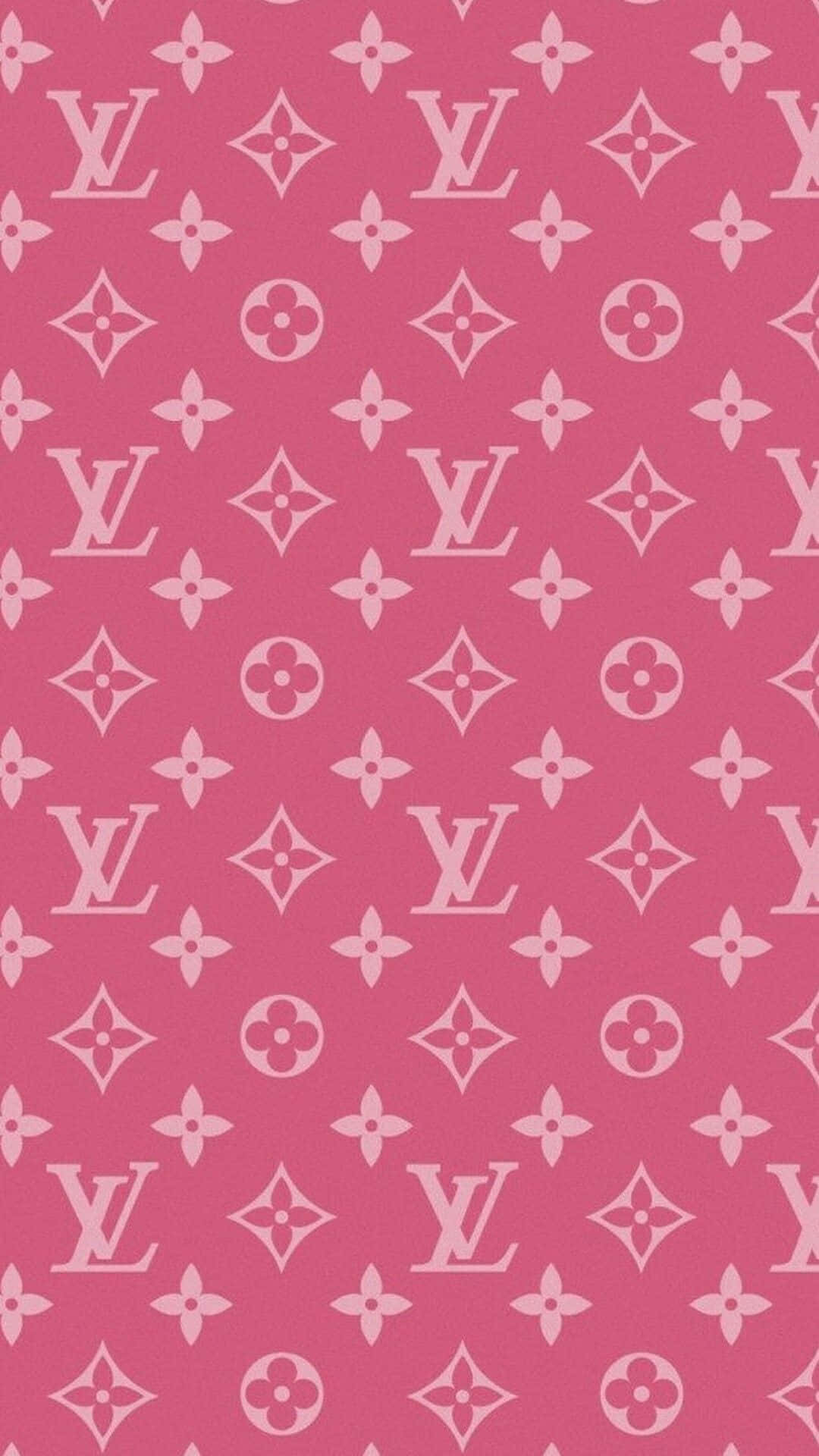 路易威登 桌布 壁紙 — 充滿活力的粉紅色壁紙，帶有重複的白色Louis Vuitton字母組合標誌和花卉圖案。