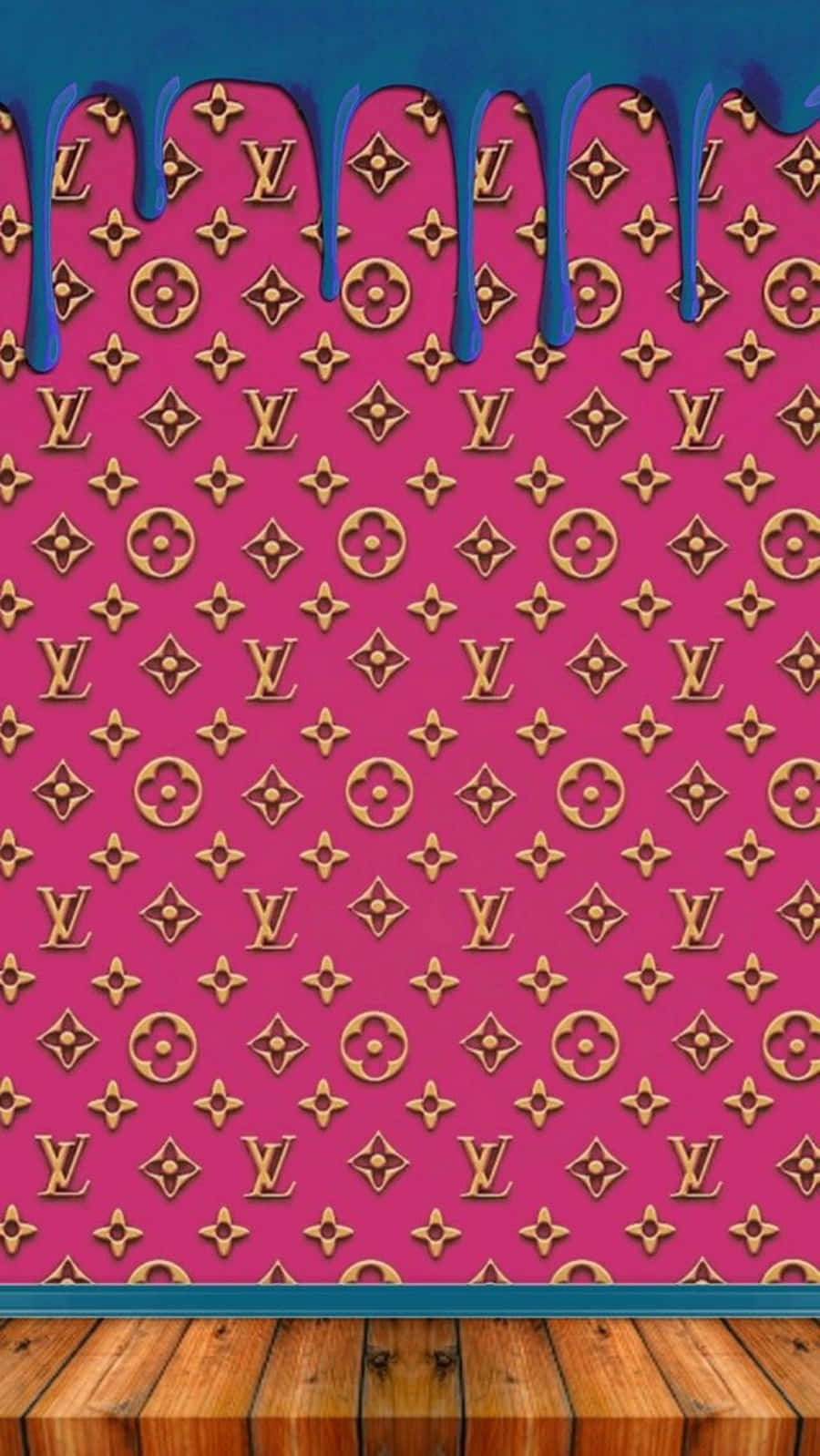 路易威登 桌布 壁紙 — 充滿活力的粉紅色壁紙，帶有金色路易威登字母組合圖案，在木質表面上滴有藍色油漆。