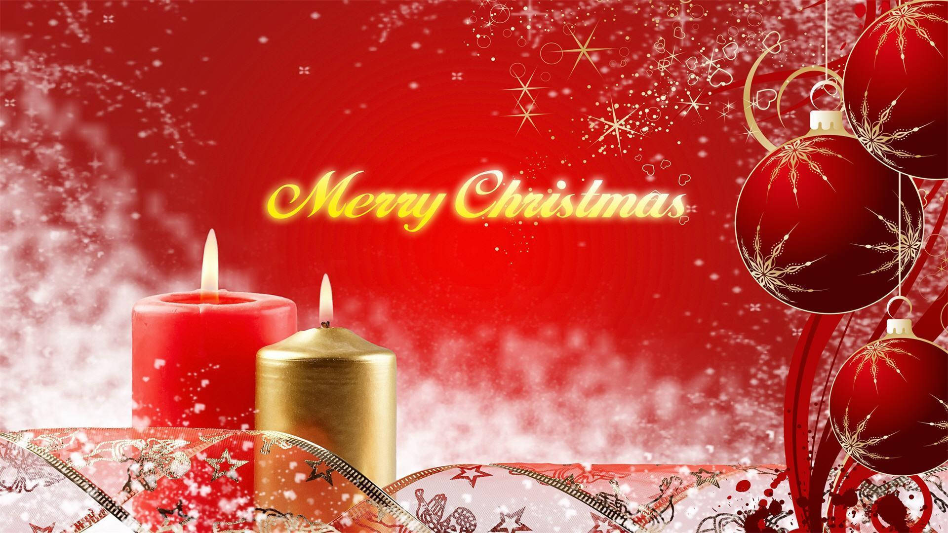 Pretty Christmas 桌布 壁紙 — 充滿活力的紅色聖誕桌布，帶有發光的蠟燭、金色裝飾品和閃爍的雪花，襯托出節日背景。