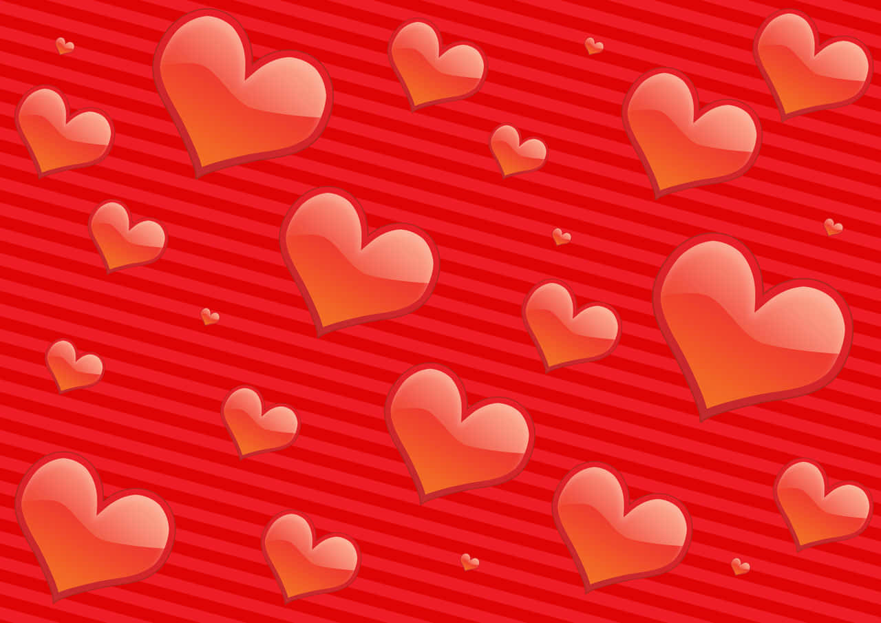 Heart Pattern 桌布 壁紙 — 充滿活力的紅色背景，帶有光澤漸變心形漂浮在對角線條上。
