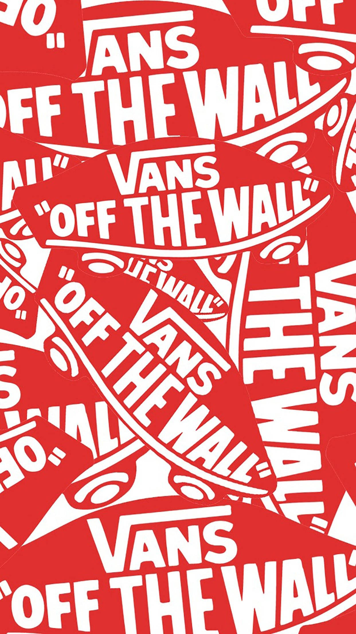 Vans Off The Wall 桌布 壁紙 — 充滿活力的紅色背景，覆蓋著各種方向重疊的白色Vans Off The Wall標誌。
