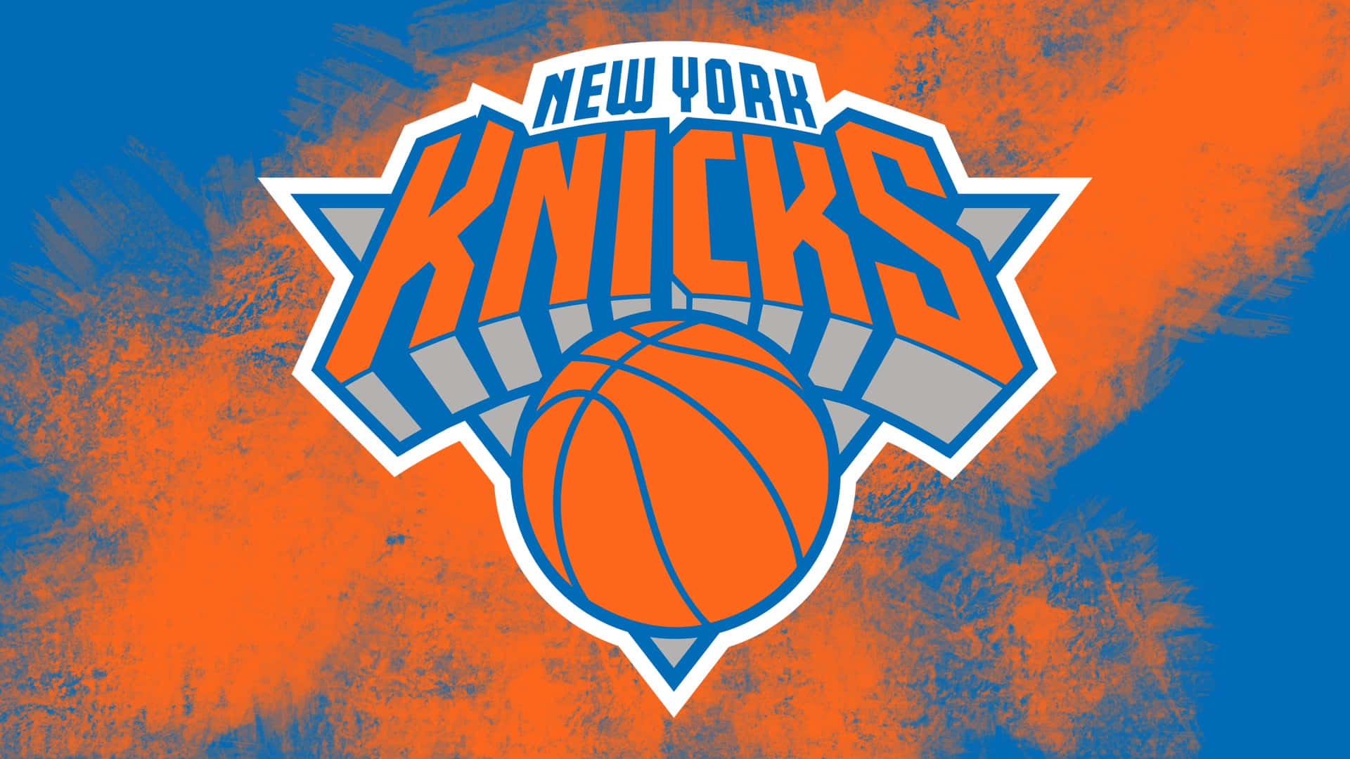 Knicks 桌布 壁紙 — 充滿活力的紐約尼克隊標誌，橙色籃球居中，置於有紋理的藍色和橙色背景上。
