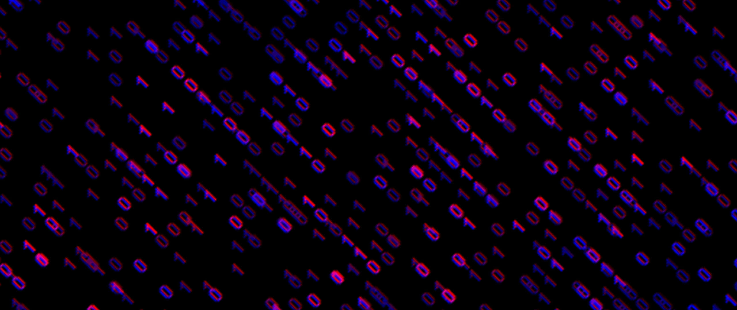 2560x1080 Minimal 桌布 壁紙 — 充滿活力的紫色和粉紅色色調的故障二進制代碼流沿對角線級聯穿過漆黑的數字虛空。