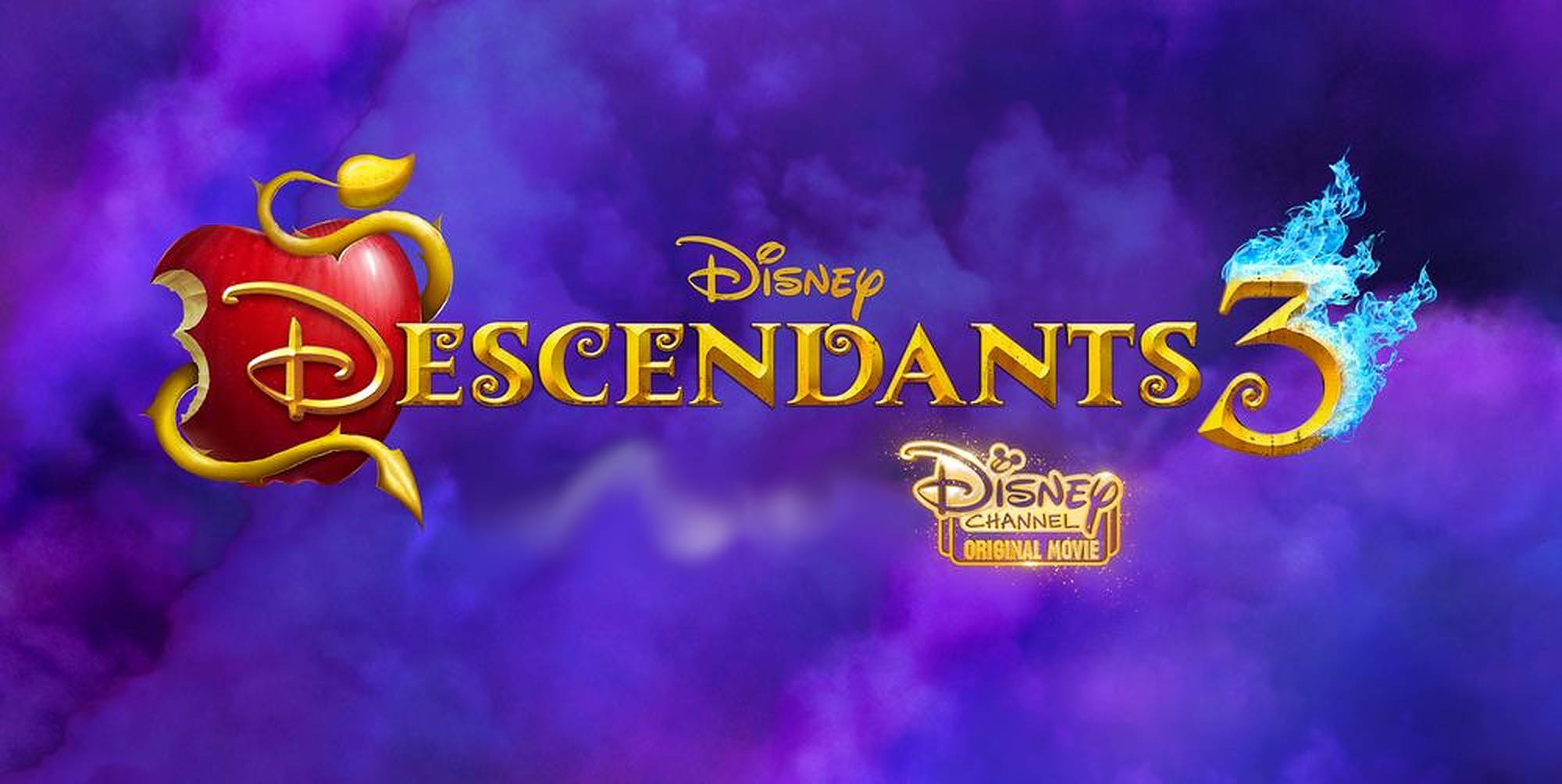 Descendants 桌布 壁紙 — 充滿活力的紫色和藍色煙霧背景，金色 'Descendants 3' 標題兩側有紅色蘋果、金色蛇和藍色火焰。