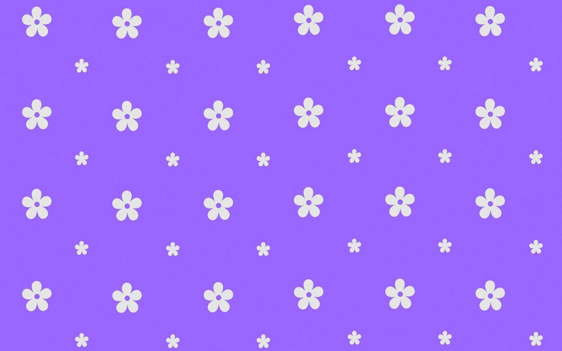 Dark Purple Collage Aesthetic 桌布 壁紙 — 充滿活力的紫色背景，點綴著散落的白色風格化花朵和較小的花朵。