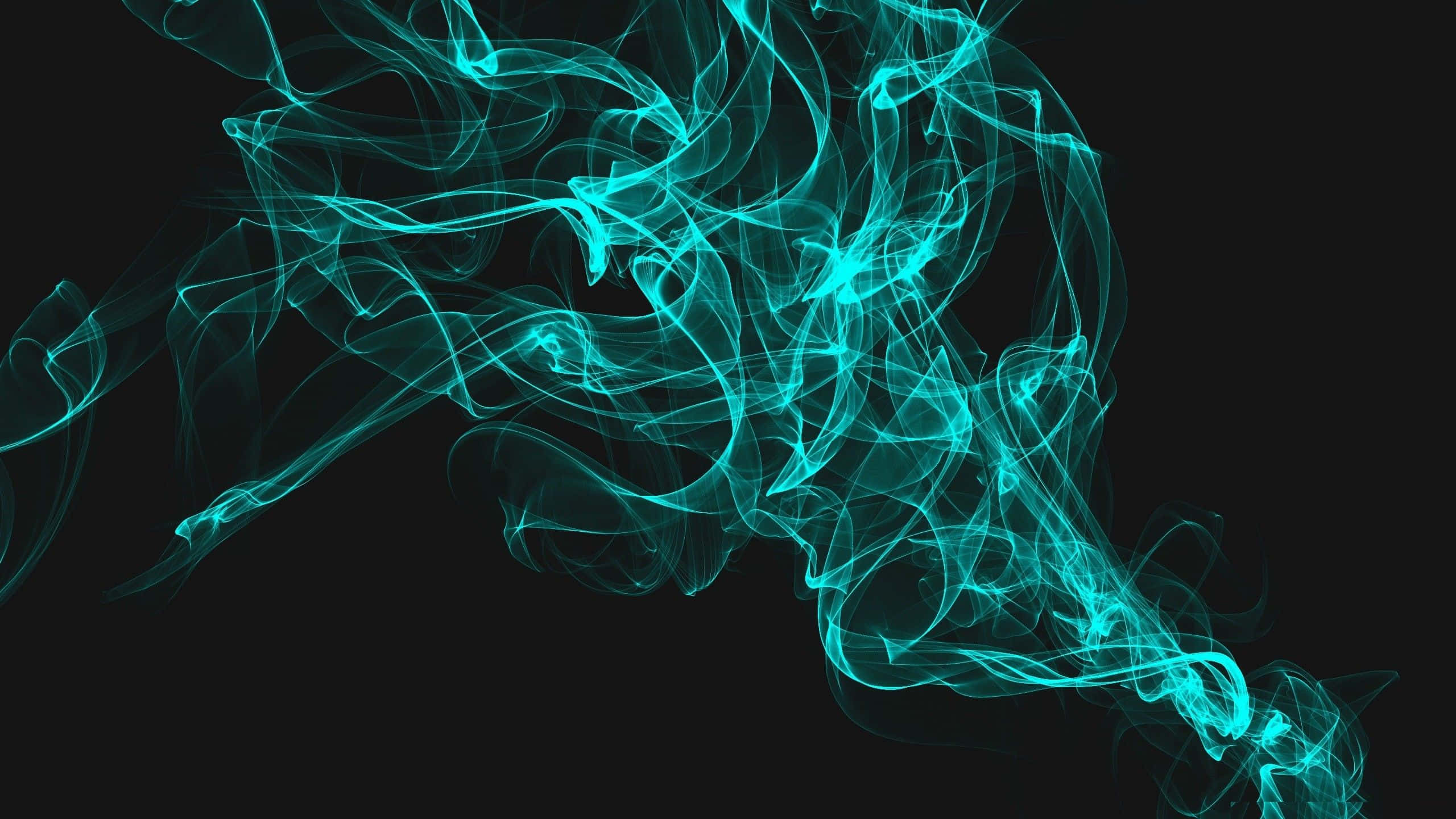 Cyan Aesthetic 桌布 壁紙 — 充滿活力的綠松石色煙霧在深黑色背景上以流暢的抽象動態旋轉。