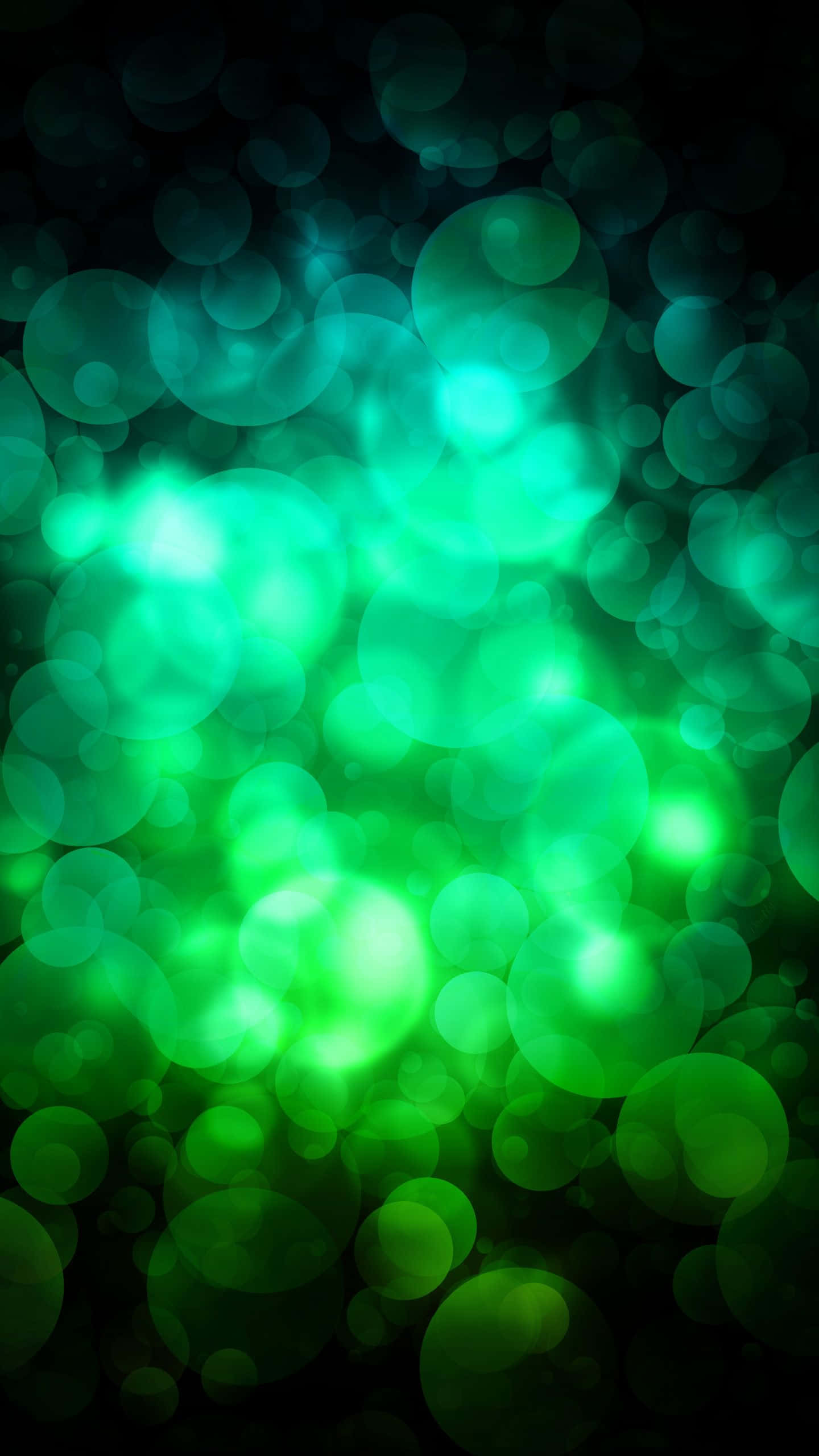 Green Phone 桌布 壁紙 — 充滿活力的綠色散景燈光在深黑色背景上柔和發光，營造出夢幻般的抽象氛圍。