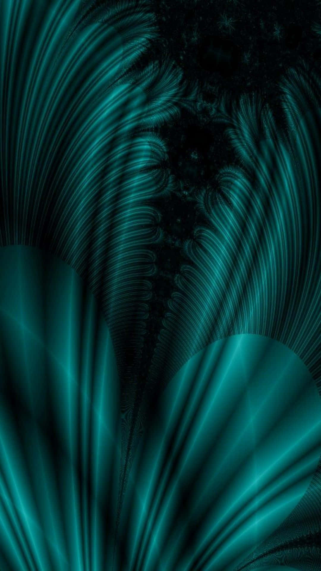 Dark Teal 桌布 壁紙 — 充滿活力的藍綠色碎形圖案從黑暗中心輻射而出，形成迷人的數位藝術作品。