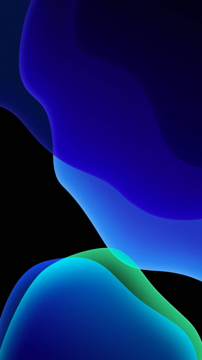 iPhone 11 桌布 壁紙 — 充滿活力的藍色和藍綠色流體波浪在深黑色背景上流動，呈現出時尚的數位抽象設計。