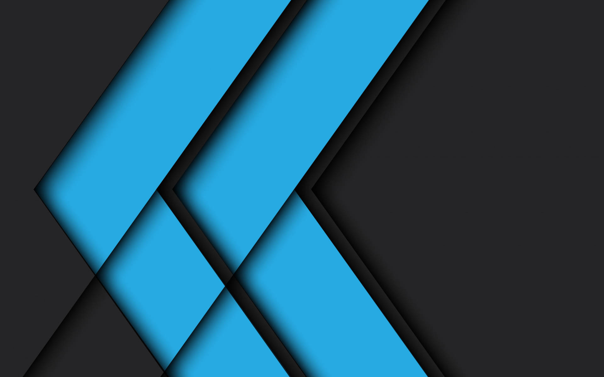 Android Material Design 桌布 壁紙 — 充滿活力的藍色幾何形狀疊加在深灰色上，創造出大膽的現代抽象構圖。