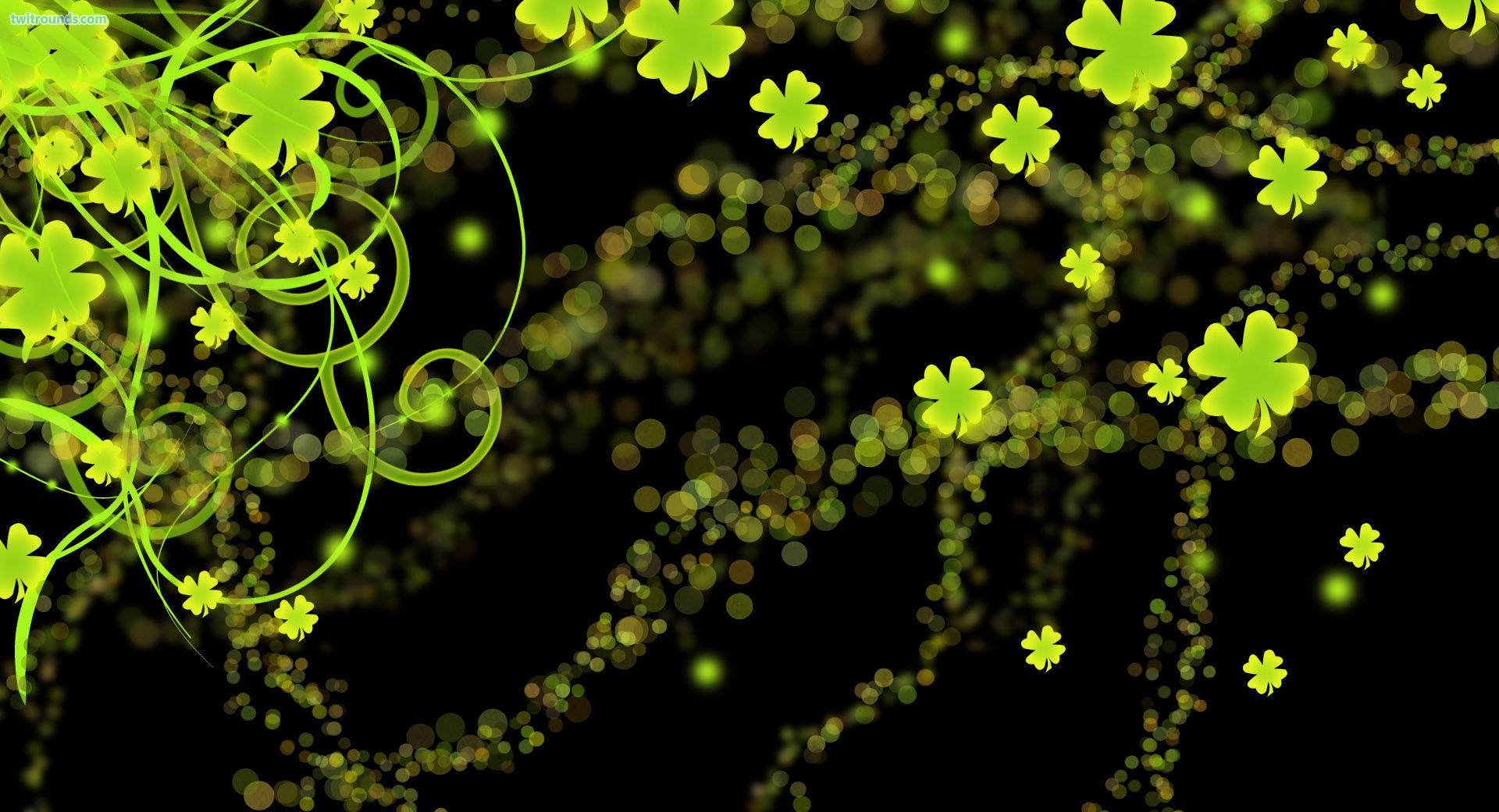 St Patrick's Day 桌布 壁紙 — 充滿活力的螢光綠色三葉草在黑暗背景上與發光粒子旋轉。