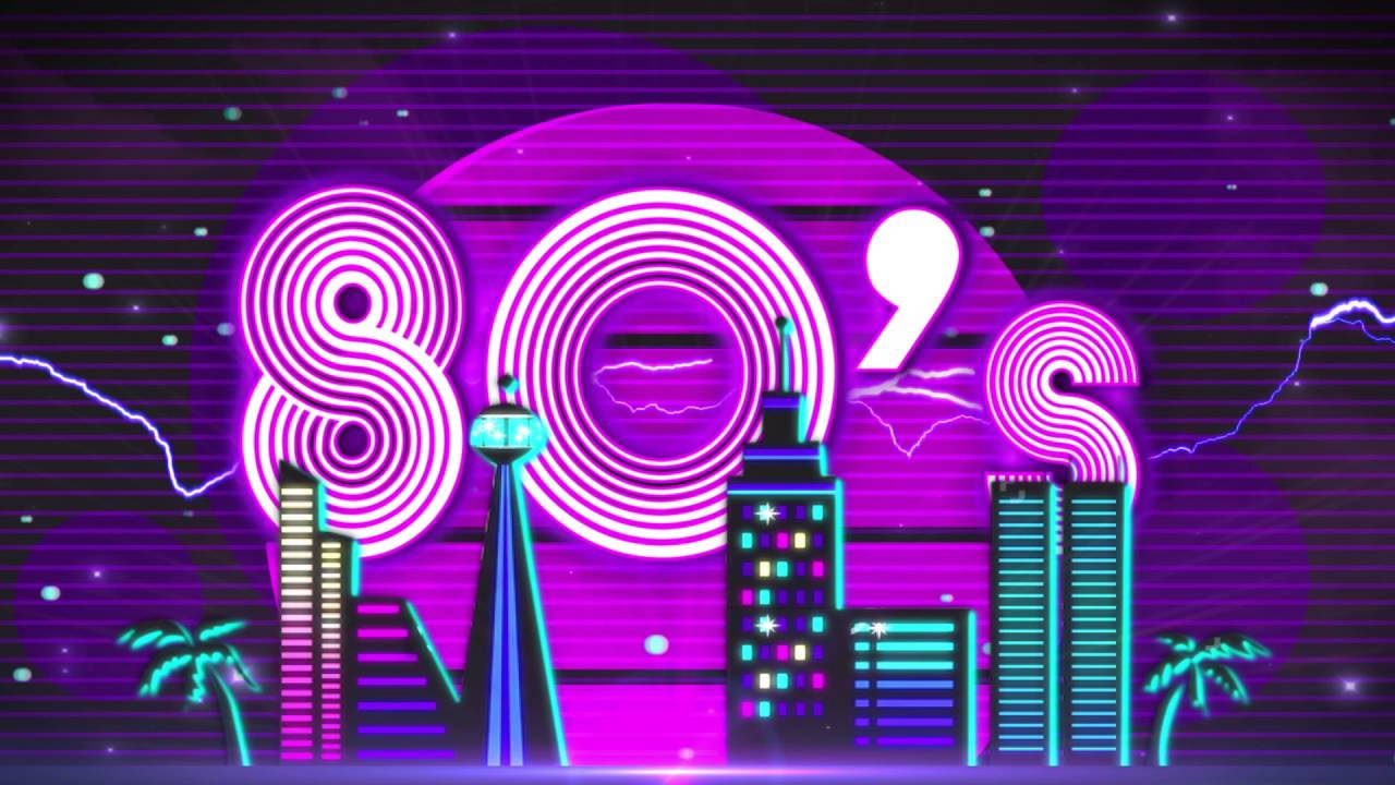 80年代 桌布 壁紙 — 充滿活力的霓虹80年代城市景觀，發光的摩天大樓、棕櫚樹和一個巨大的復古80年代標誌，背景是紫色數位天空。