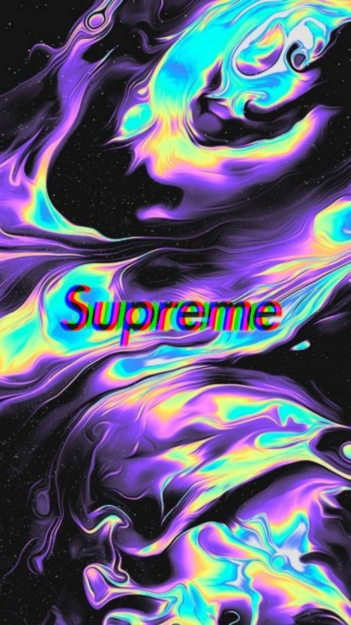 supreme 桌布 壁紙 — 充滿活力的霓虹液體漩渦，紫色、藍色和黃色在星光點點的黑色背景上流動，帶有故障效果的Supreme標誌。