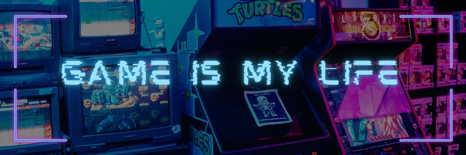 Video Game Aesthetic 桌布 壁紙 — 充滿活力的霓虹燈街機在醒目的像素化「GAME IS MY LIFE」標誌下散發著復古遊戲的懷舊氣息。