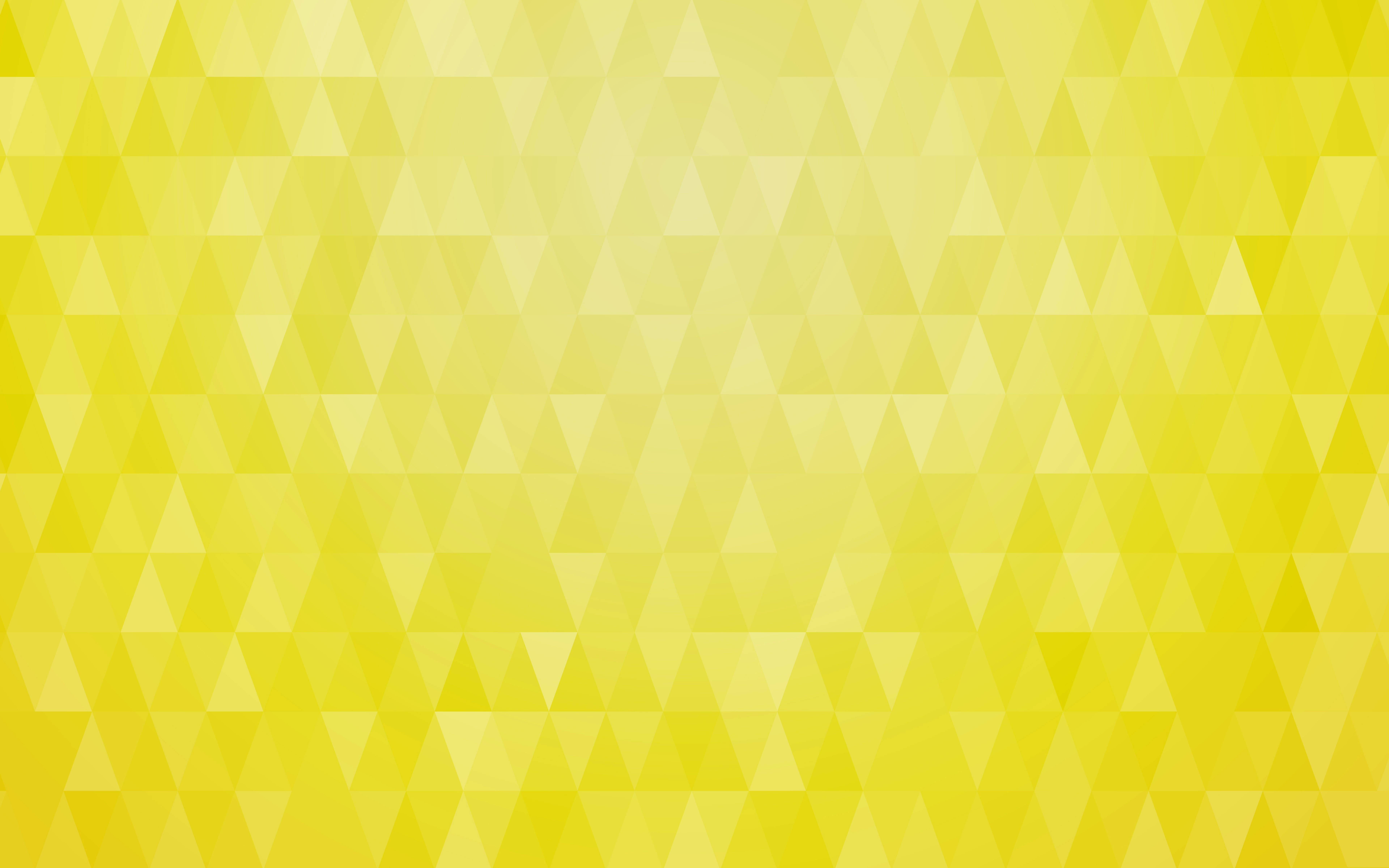 Geometric 桌布 壁紙 — 充滿活力的黃色抽象背景，由柔和的漸變三角形組成，形成現代幾何圖案。