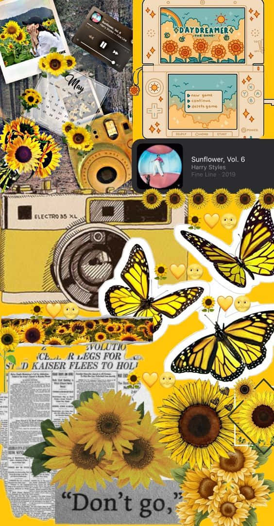 Yellow Aesthetic Collage 桌布 壁紙 — 充滿活力的黃色拼貼畫，包含向日葵、蝴蝶、相機和音樂播放器圖標，採用懷舊剪貼簿風格。
