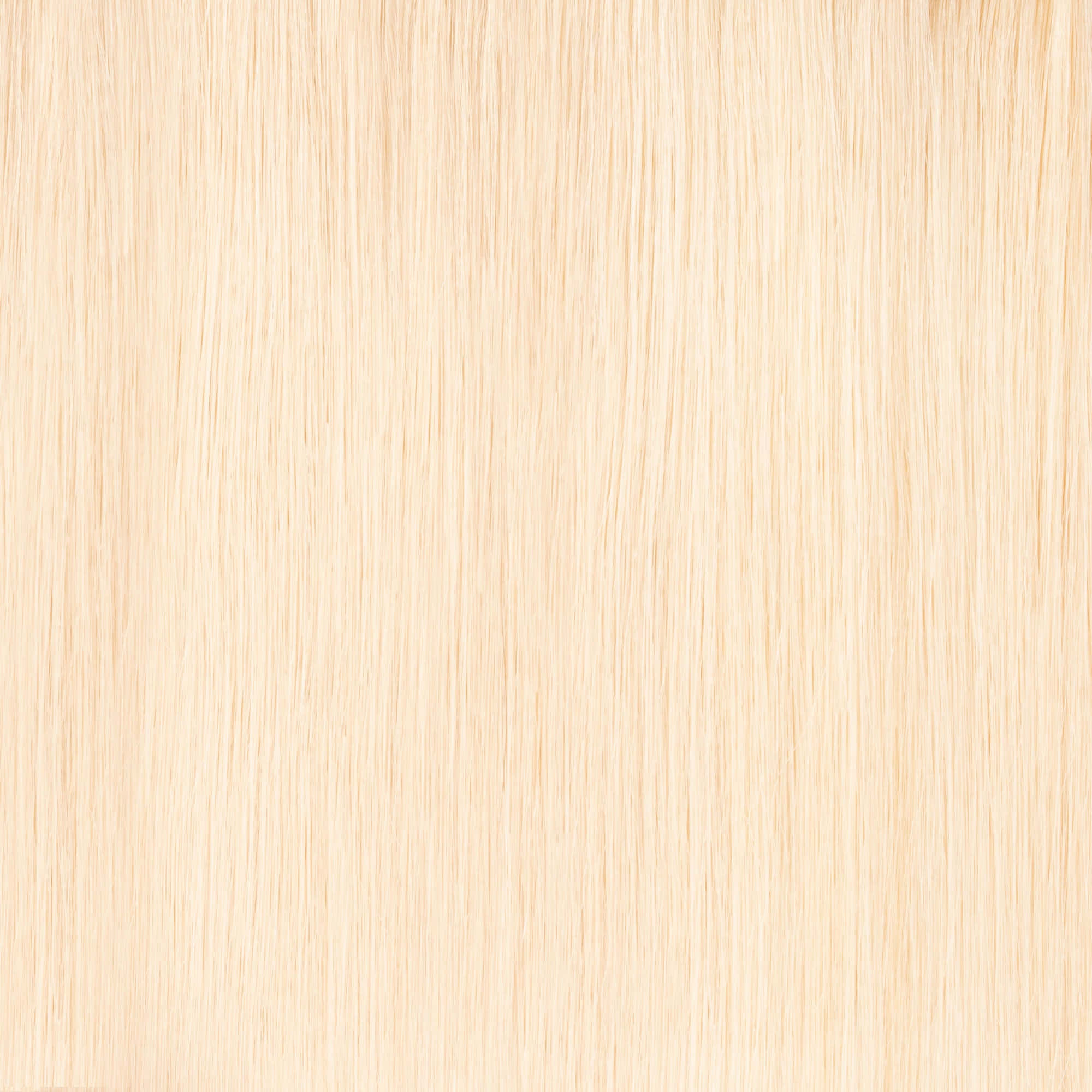 Light Tan 桌布 壁紙 — 光滑淺色木紋紋理，帶有垂直線條和溫暖的米色色調。
