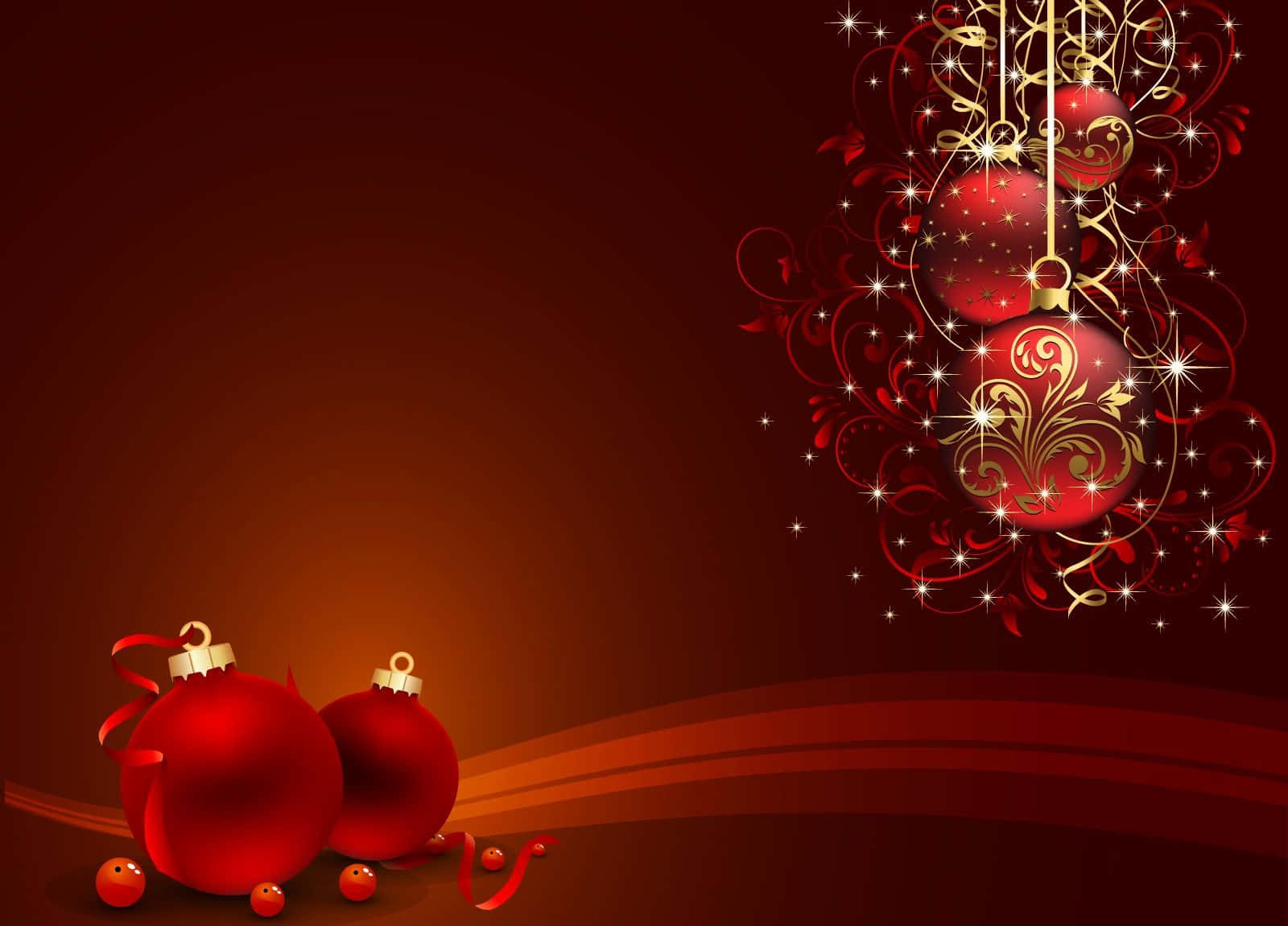 Red Aesthetic Christmas 桌布 壁紙 — 光澤的紅色聖誕裝飾品，帶有金色漩渦和閃爍的星星，點綴在豐富的勃艮第漸變背景上。