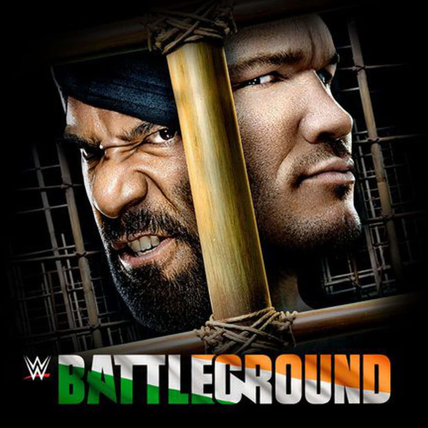 WWE 桌布 壁紙 — 兩位WWE摔角手透過一個帶有印度國旗顏色的竹籠，並在「BATTLEGROUND」標誌上怒目而視。