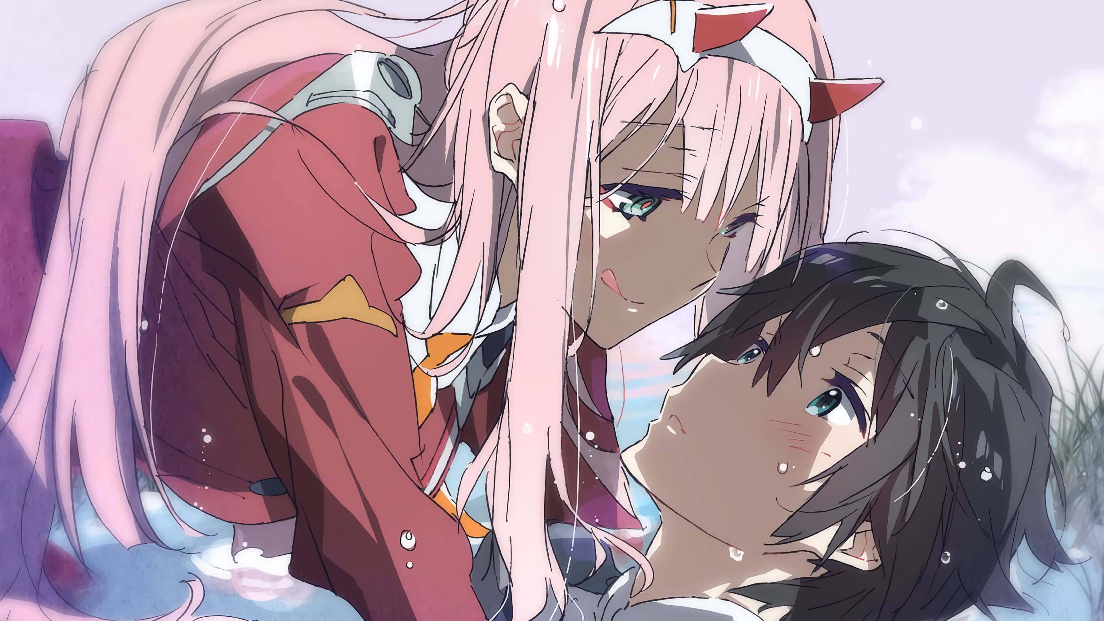DARLING in the FRANXX 桌布 壁紙 — 兩位動漫女孩，一頭粉紅與黑髮，在柔和粉彩光下親密依偎。