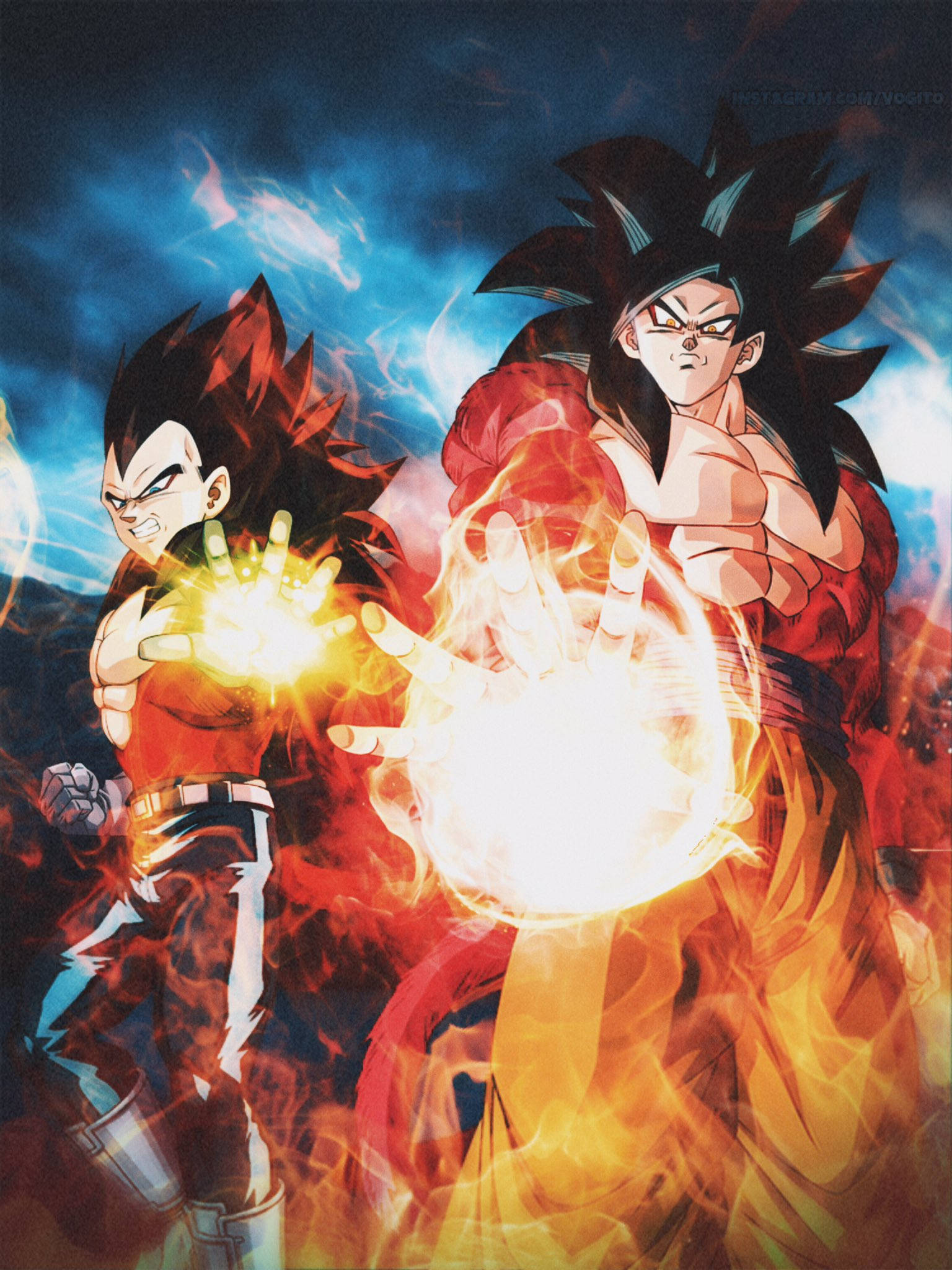 Goku Aesthetic 桌布 壁紙 — 兩位動漫戰士在暴風雨的天空下釋放出發光的能量爆炸，帶有火熱的橙色和電光藍色調。