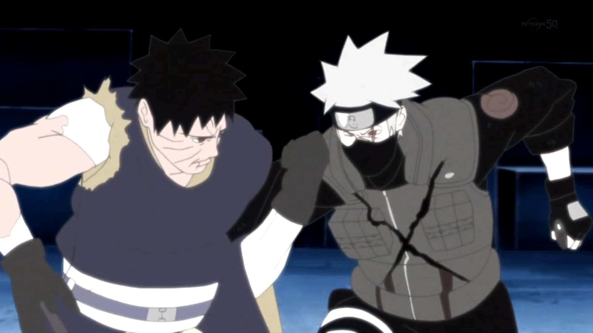 Kakashi And Tobi 桌布 壁紙 — 兩位動畫忍者戰士在深藍色燈光下於緊張的夜間戰鬥中交鋒。