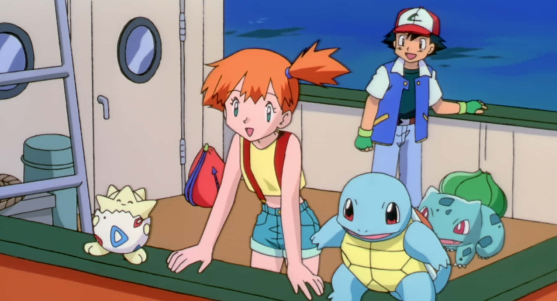 Squirtle 桌布 壁紙 — 兩位寶可夢訓練家與他們的寶可夢在可欣賞海景的船甲板上。