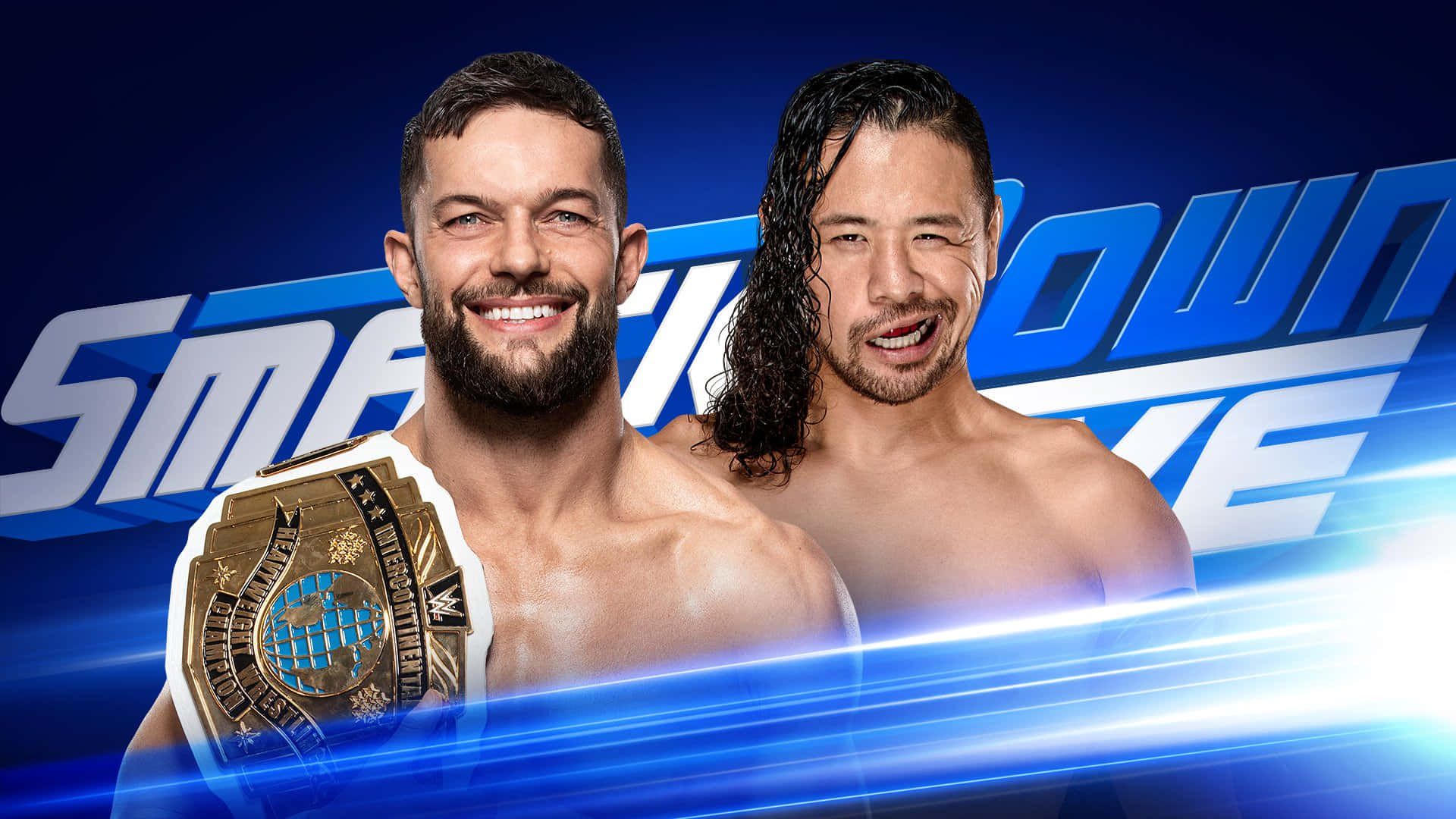 WWE Desktop 桌布 壁紙 — 兩位微笑的WWE摔角手自信地擺姿勢，手持冠軍腰帶，背景是動態藍色「SmackDown」標誌。