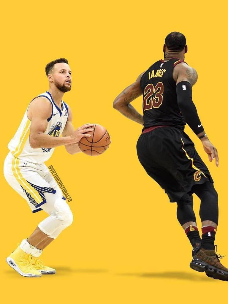 兩位NBA籃球運動員在黃色背景上擺出動態比賽姿勢。