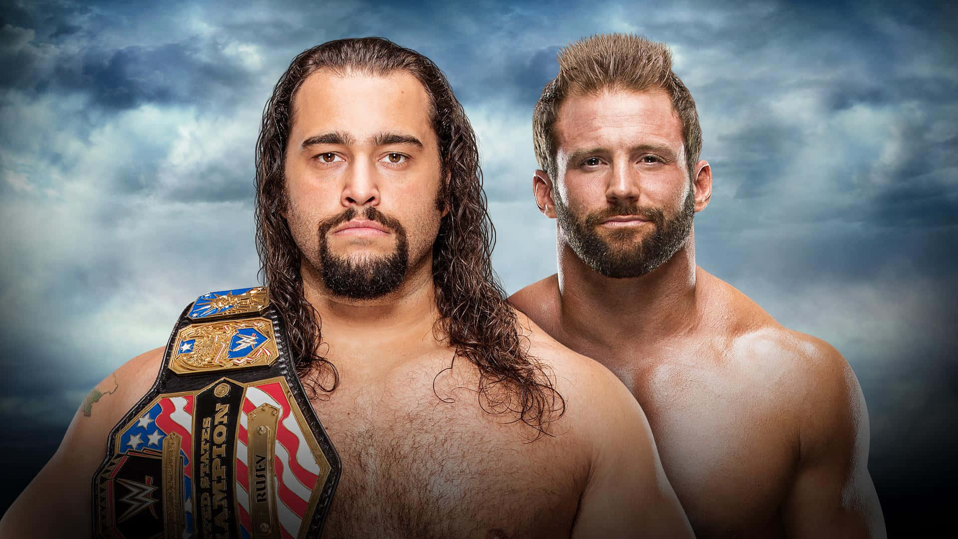 WWE 桌布 壁紙 — 兩位肌肉發達的摔角手專注地向前凝視，其中一人手持冠軍腰帶，背景是風暴天空。