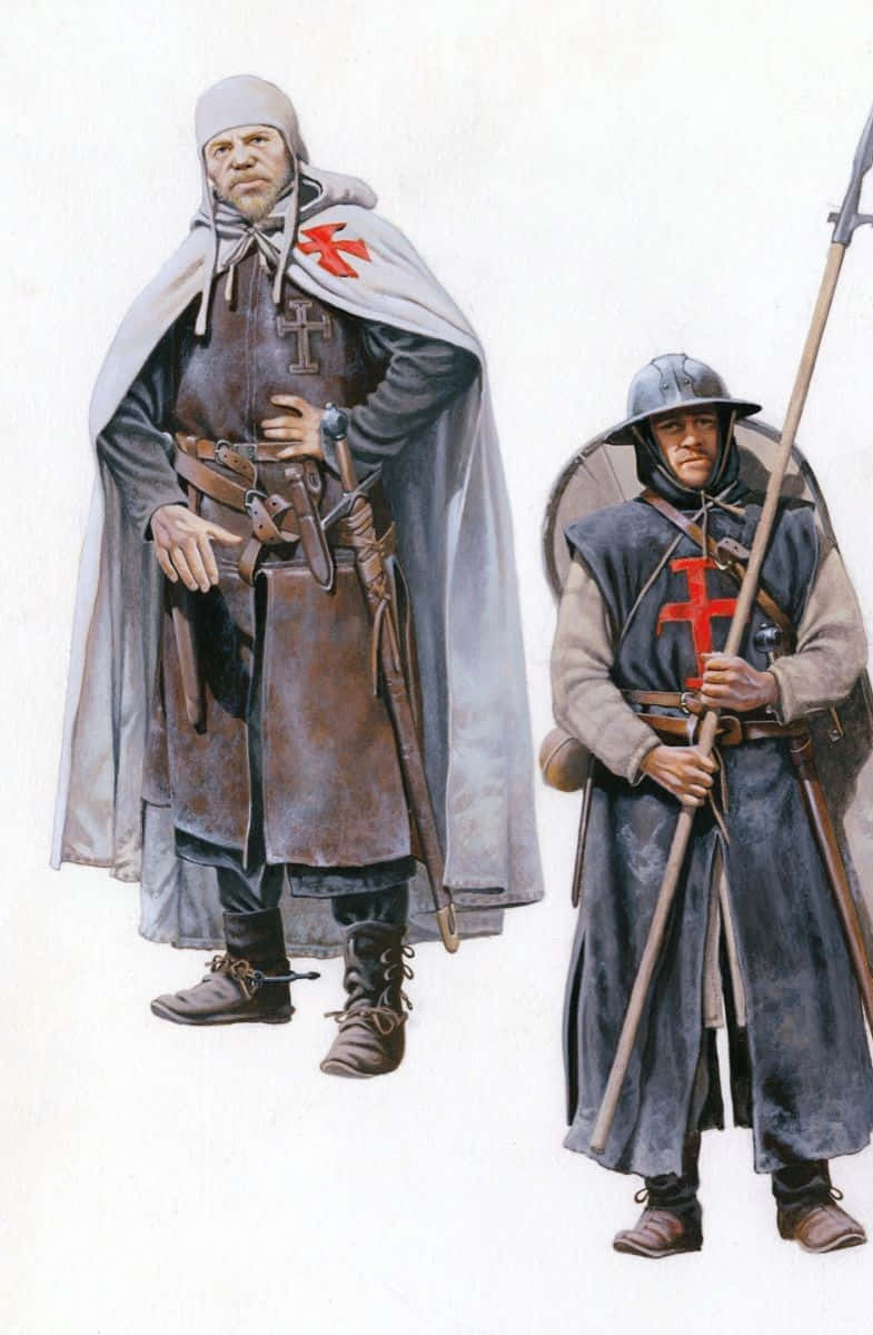 Crusader 桌布 壁紙 — 兩位身穿精細盔甲和紅色十字斗篷的中世紀騎士，手持武器，站在純白色背景前。