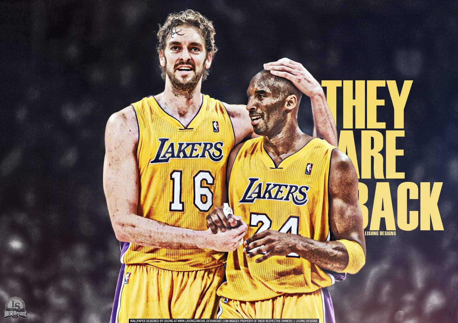 Pau Gasol 桌布 壁紙 — 兩位身穿黃色球衣的湖人籃球運動員擁抱，背後有 'THEY ARE BACK' 文字。