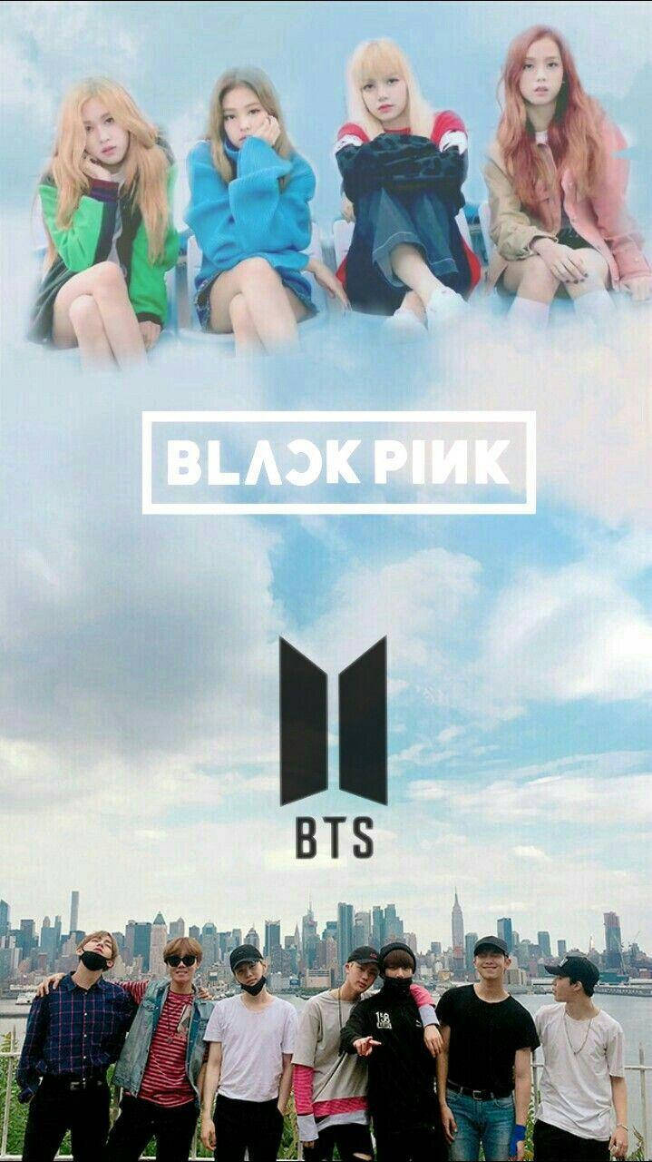 BTS 和 BLACKPINK 桌布 壁紙 — 兩個K-pop團體Black Pink和BTS在陰天和城市天際線背景下擺姿勢。