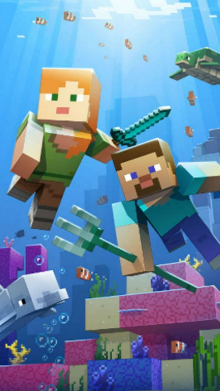 我的世界 史蒂夫 桌布 壁紙 — 兩個像素化的Minecraft角色潛入水中，在珊瑚方塊和魚群中揮舞劍和三叉戟。