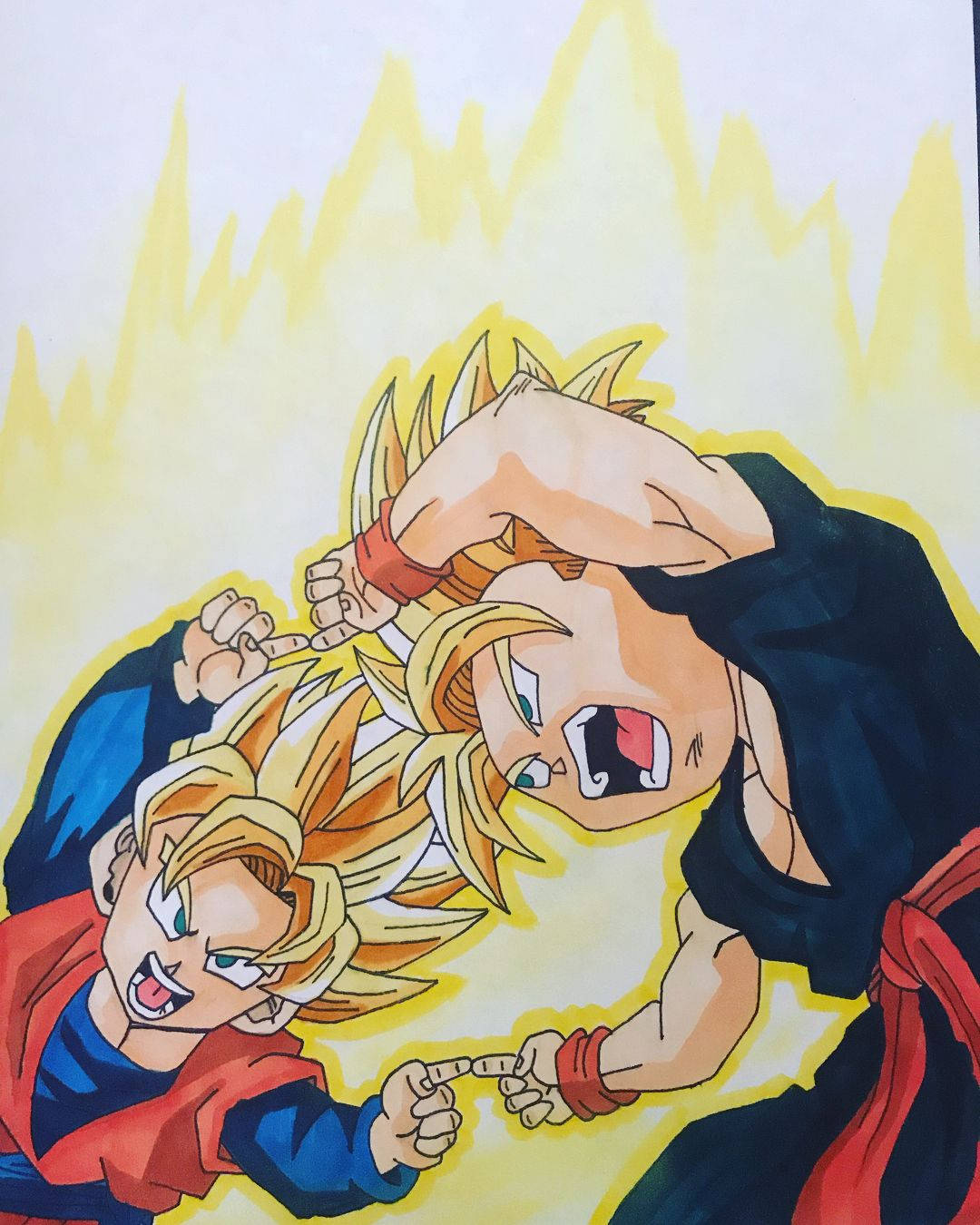 Goten 桌布 壁紙 — 兩個刺蝟頭動漫戰士在熾熱的金色光環中碰撞，表情激烈，拳頭緊握。