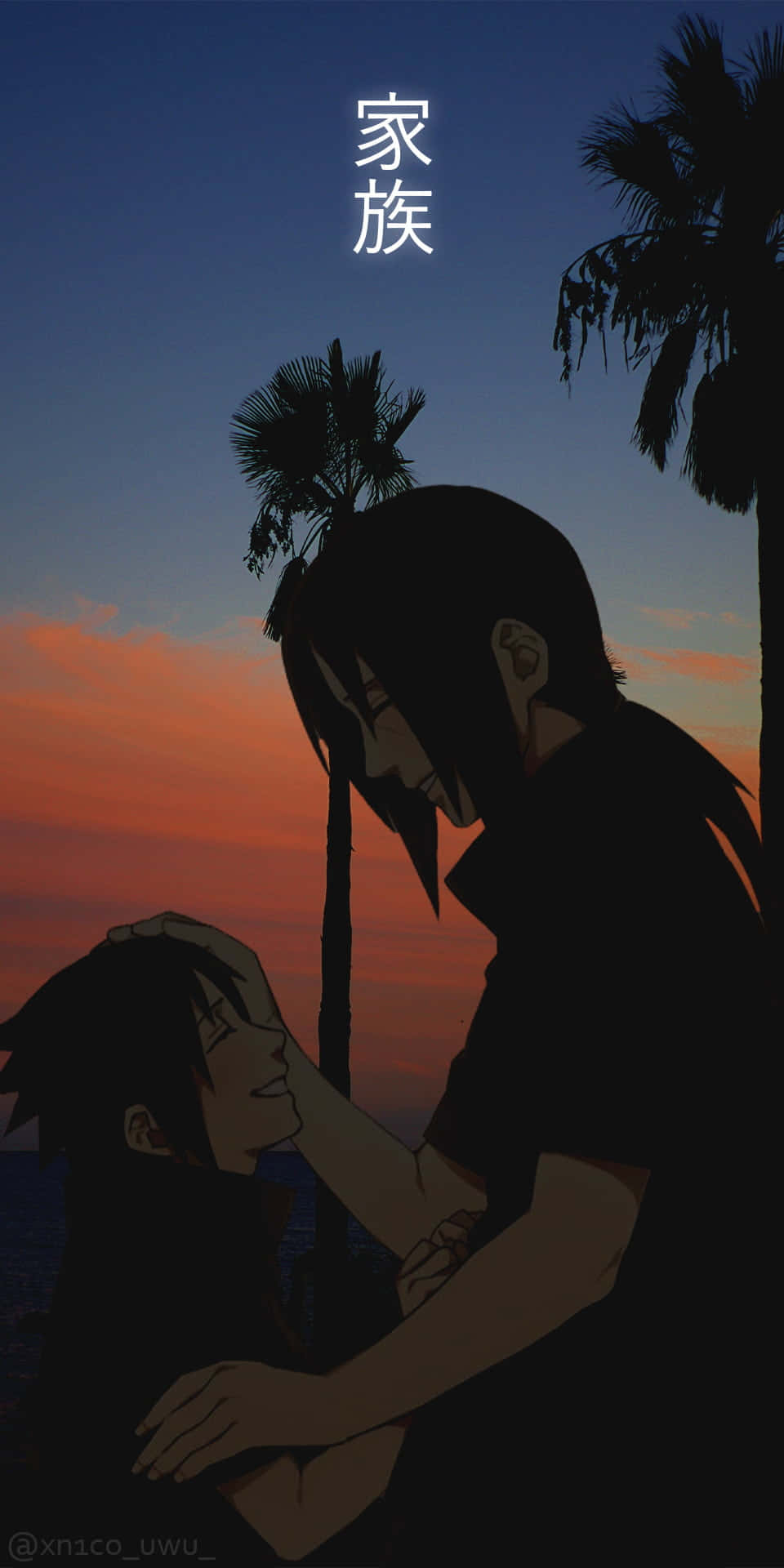 Chill Anime Phone 桌布 壁紙 — 兩個動漫人物在棕櫚樹環繞的鮮豔日落天空下溫柔擁抱。