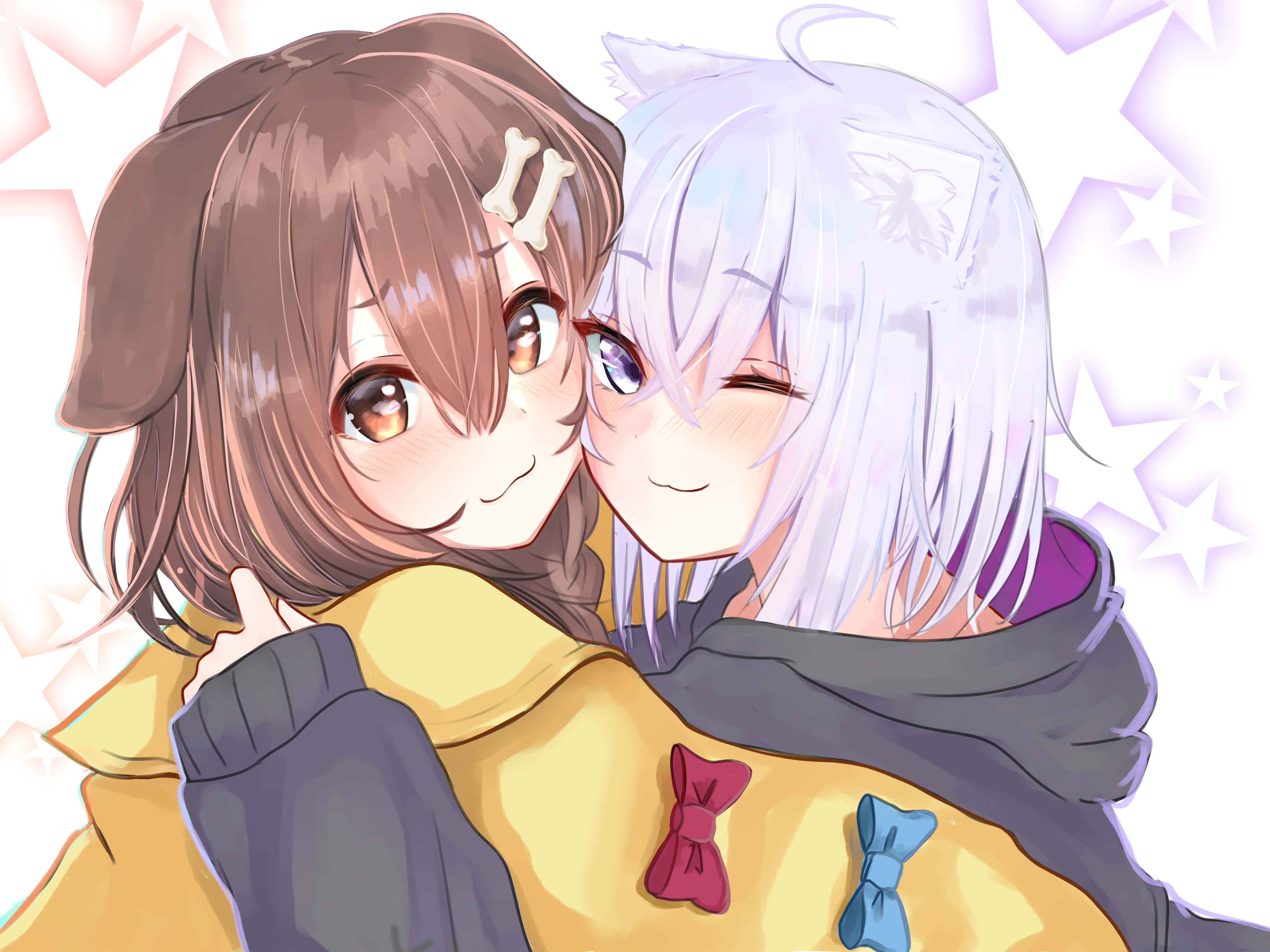 Inugami Korone 桌布 壁紙 — 兩個動漫女孩，一頭棕色和銀色頭髮，在閃爍的星空背景下溫暖地擁抱。